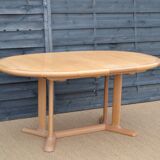 Oval table by Ansager Møbler