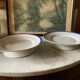 2 assiettes sur pieds Moulin des Loups