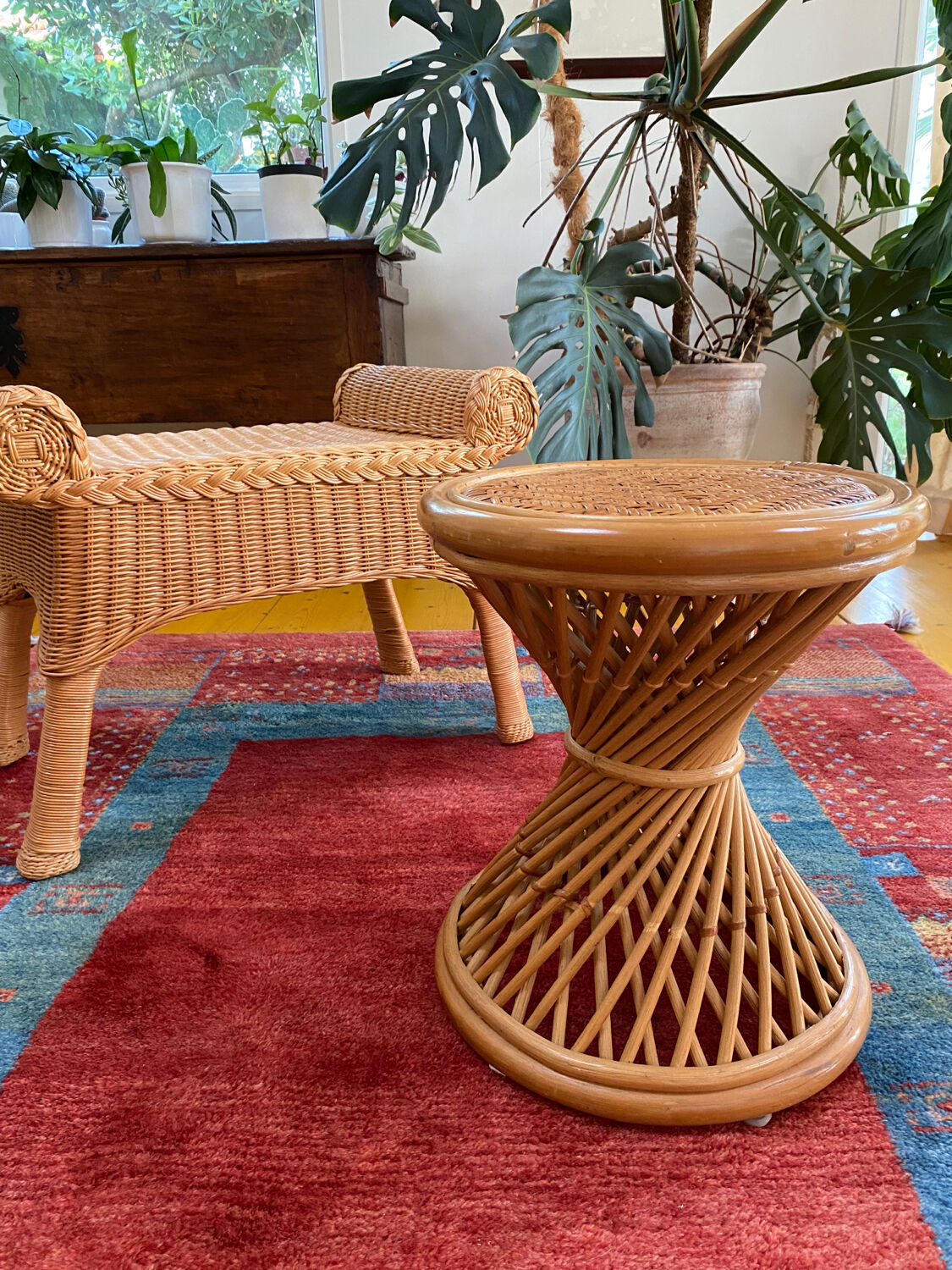 Rattan harness diabolo stool