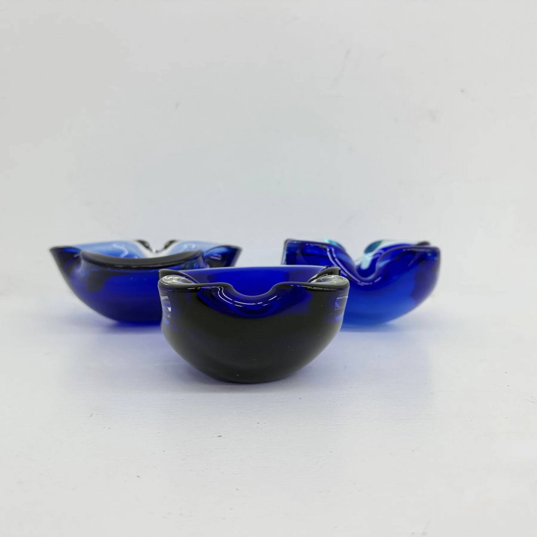 Mid-century design set of 6 blue Murano glass bowls, 1970s