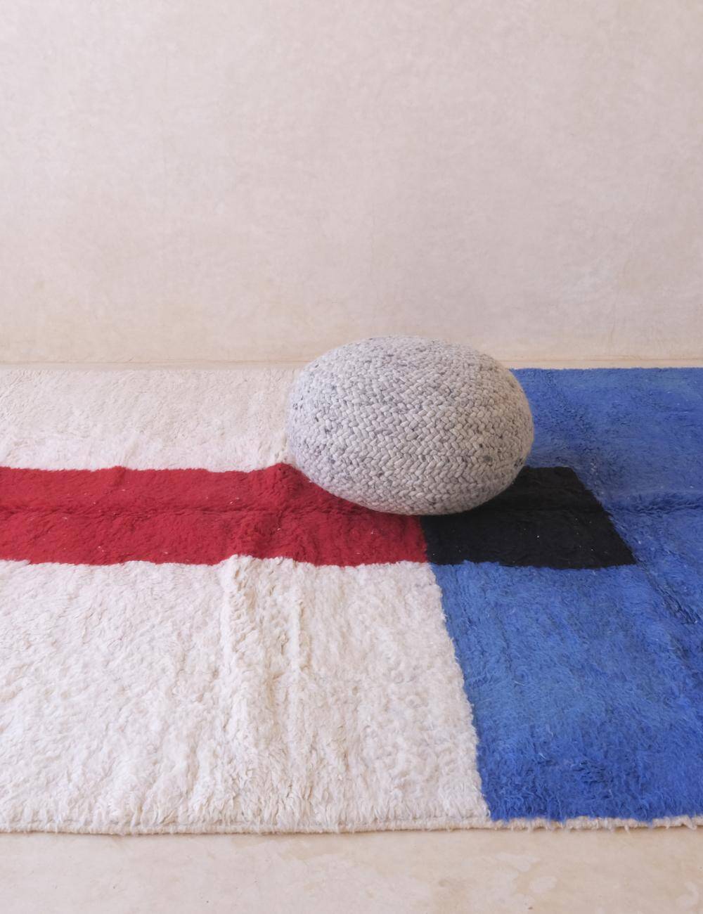 Contemporary Rug - 355 x 251 cm