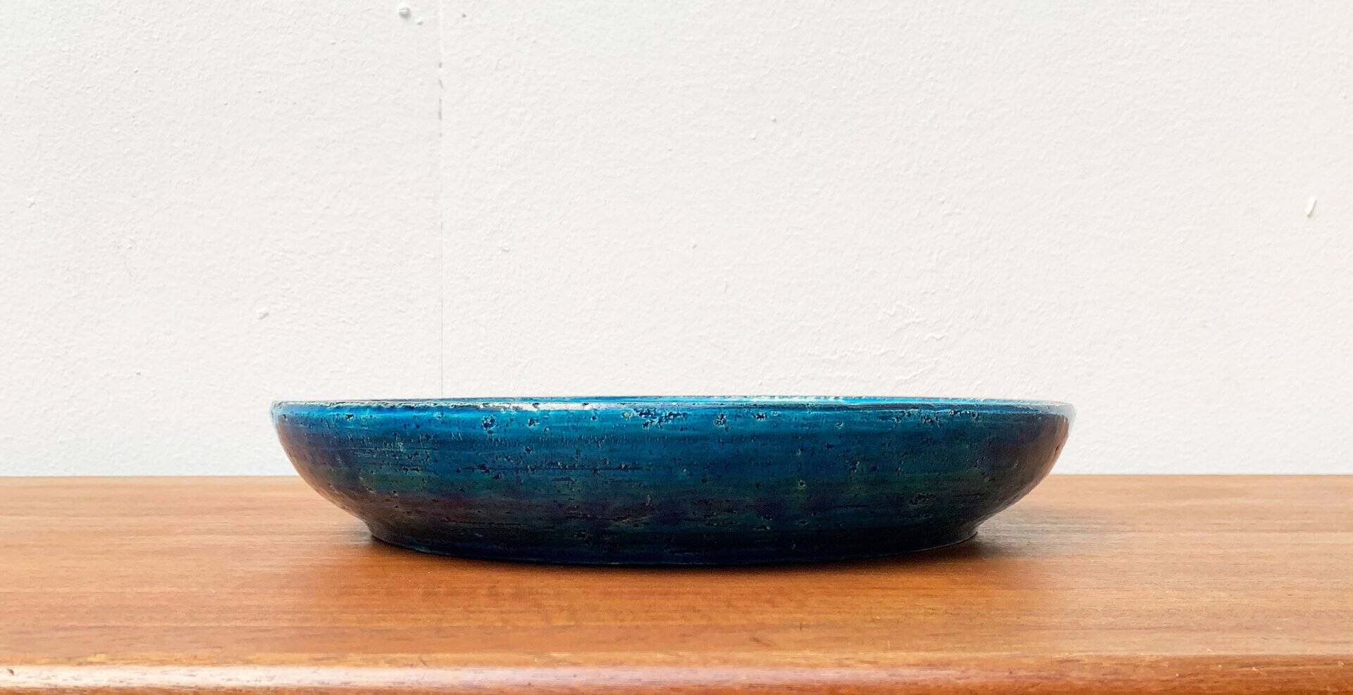 Large Rimini Blue bowl from the mid-century by Aldo Londi for Bitossi.