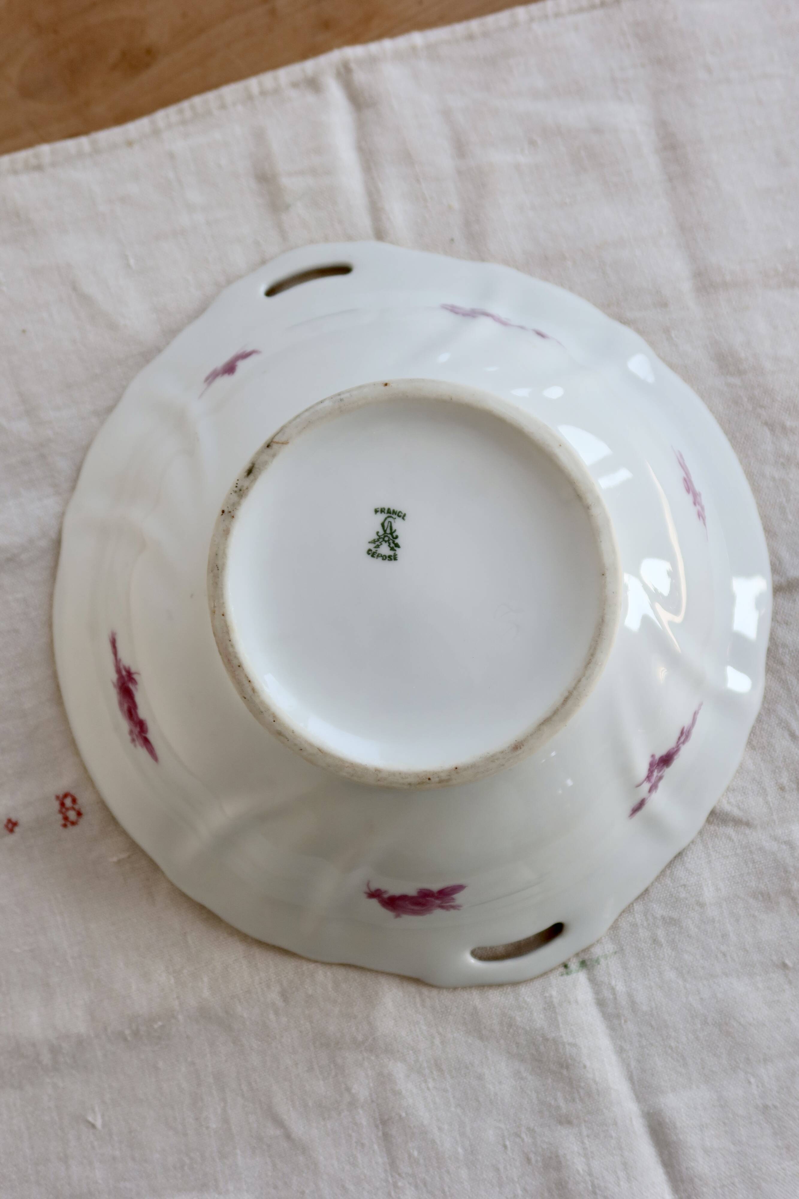 Vintage salad bowl in Limoges porcelain by Ahrenfeld – Pink floral decoration