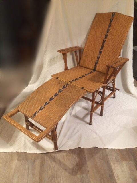 Chaise longue  en rotin milieu 20e siècle