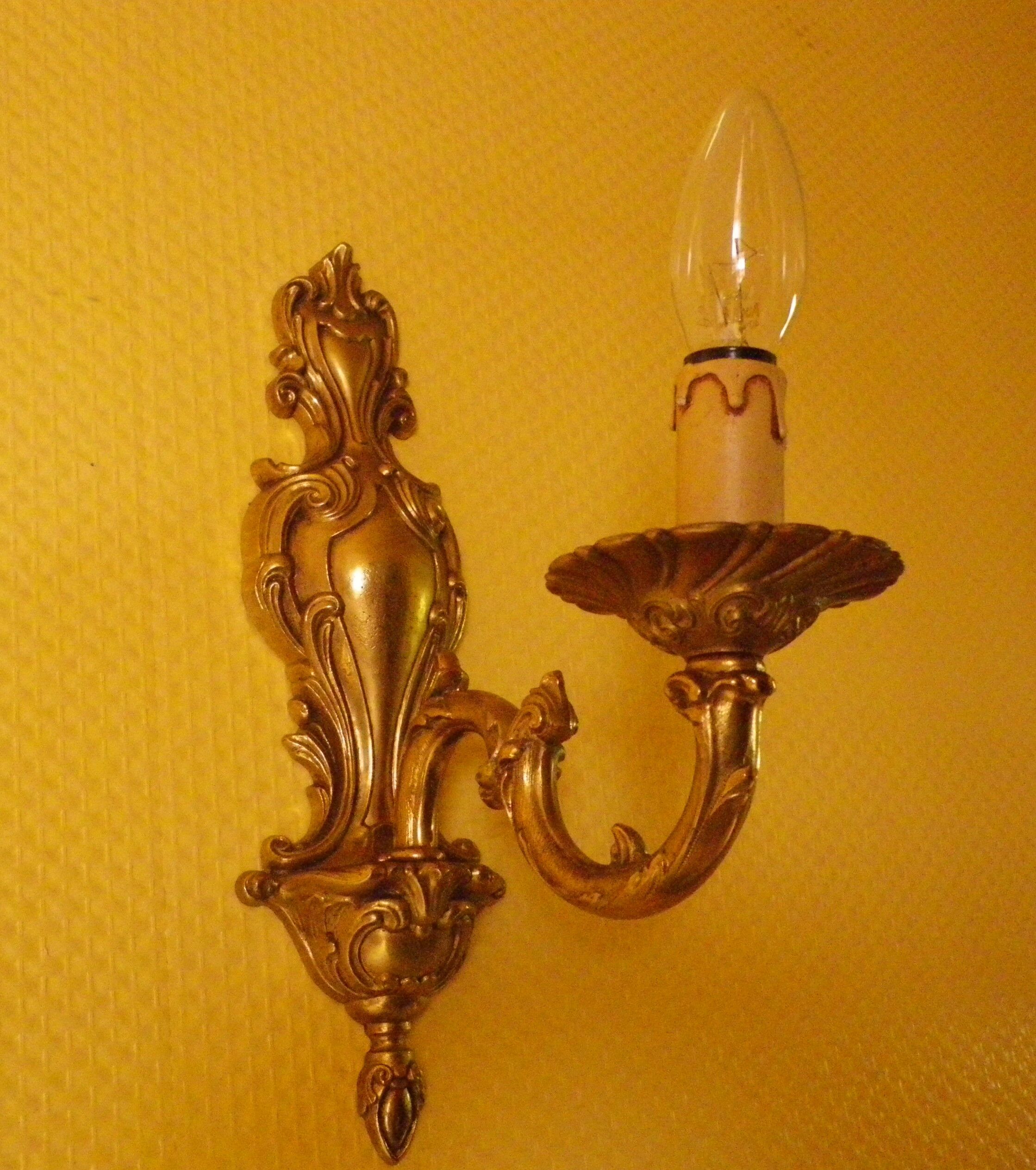 2 "Metra.F" gold-coloured metal flame wall appliques, steerable branch
