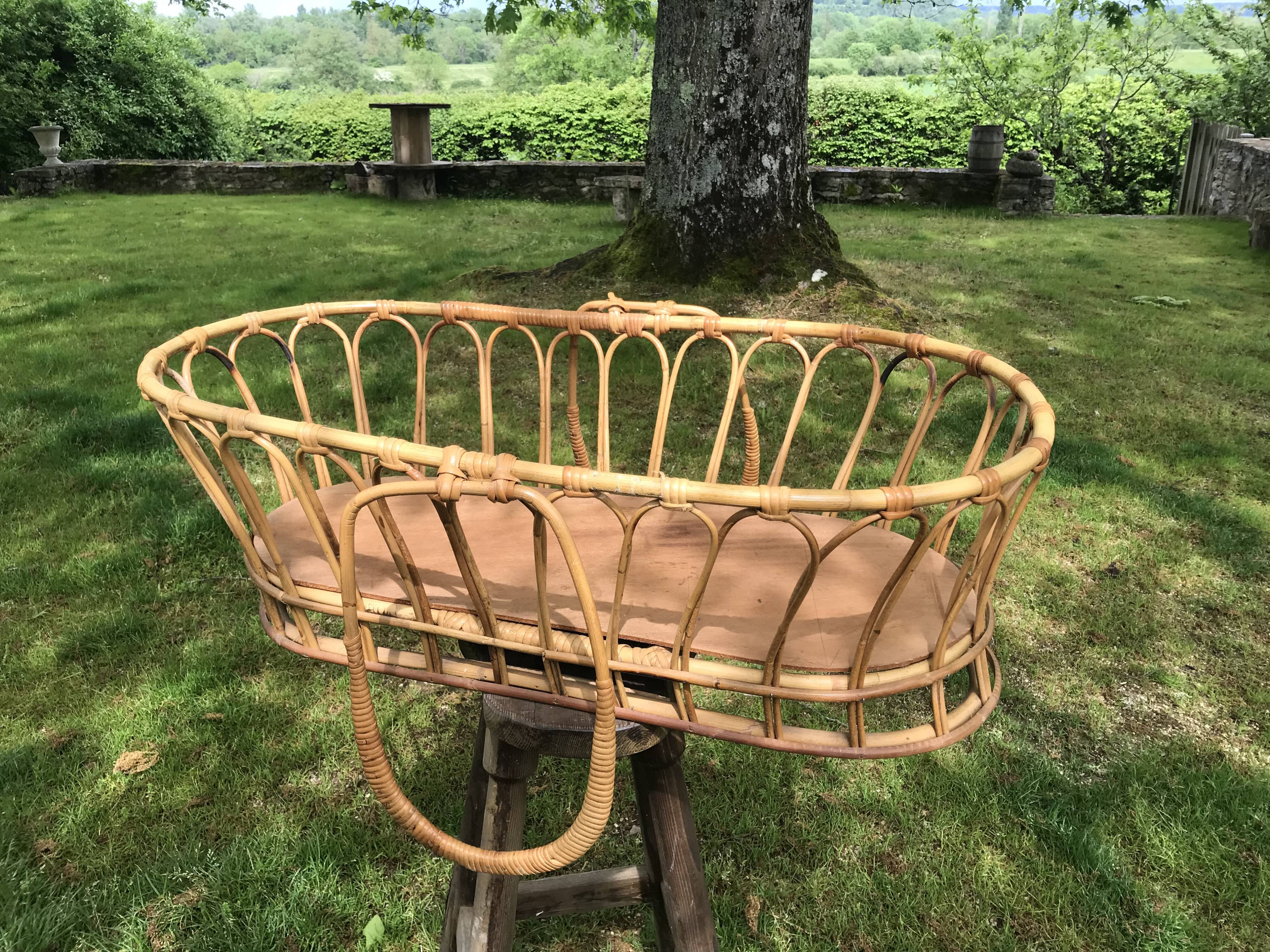 Rattan bassinet