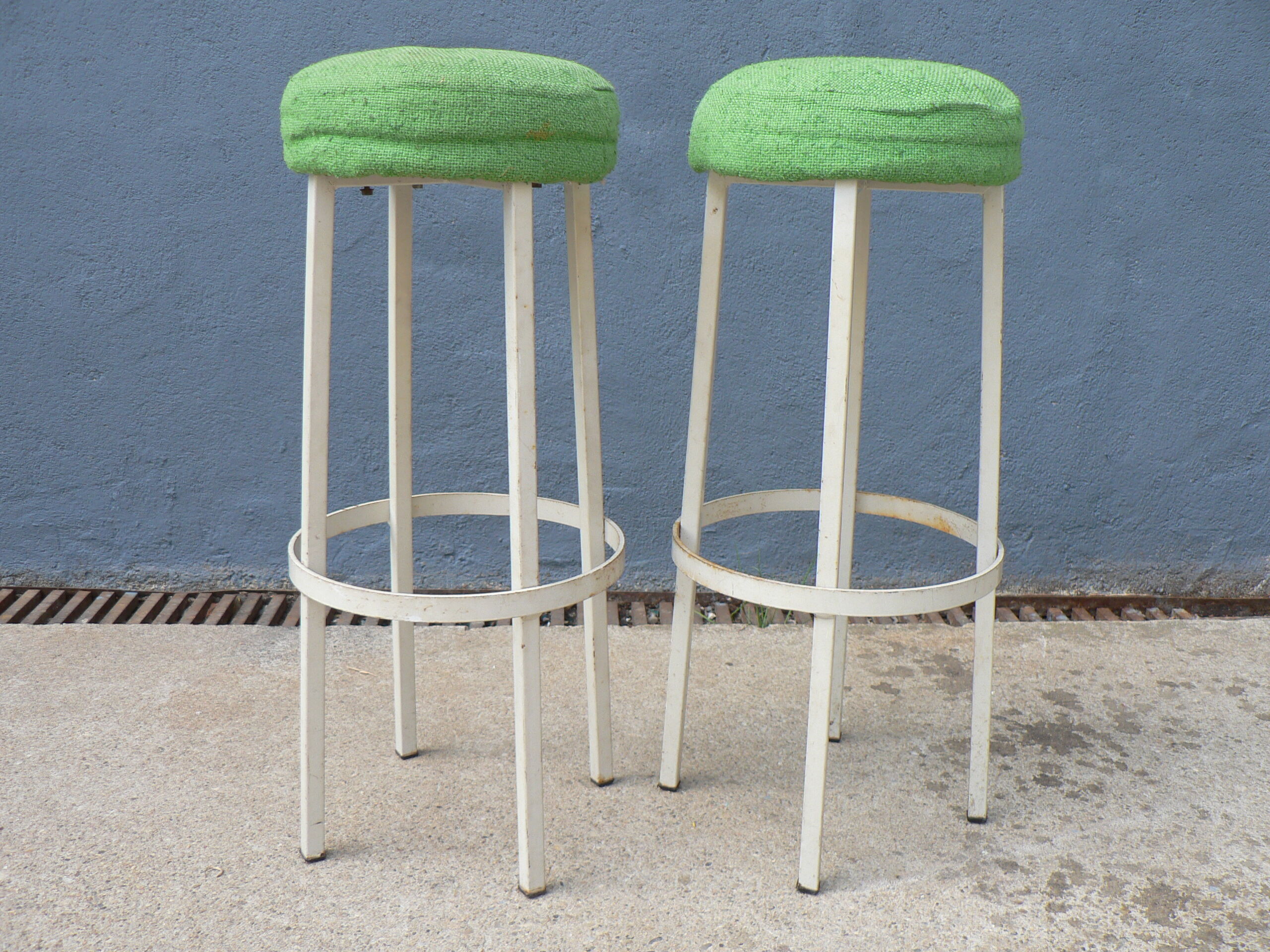 Bar vintage metal stools