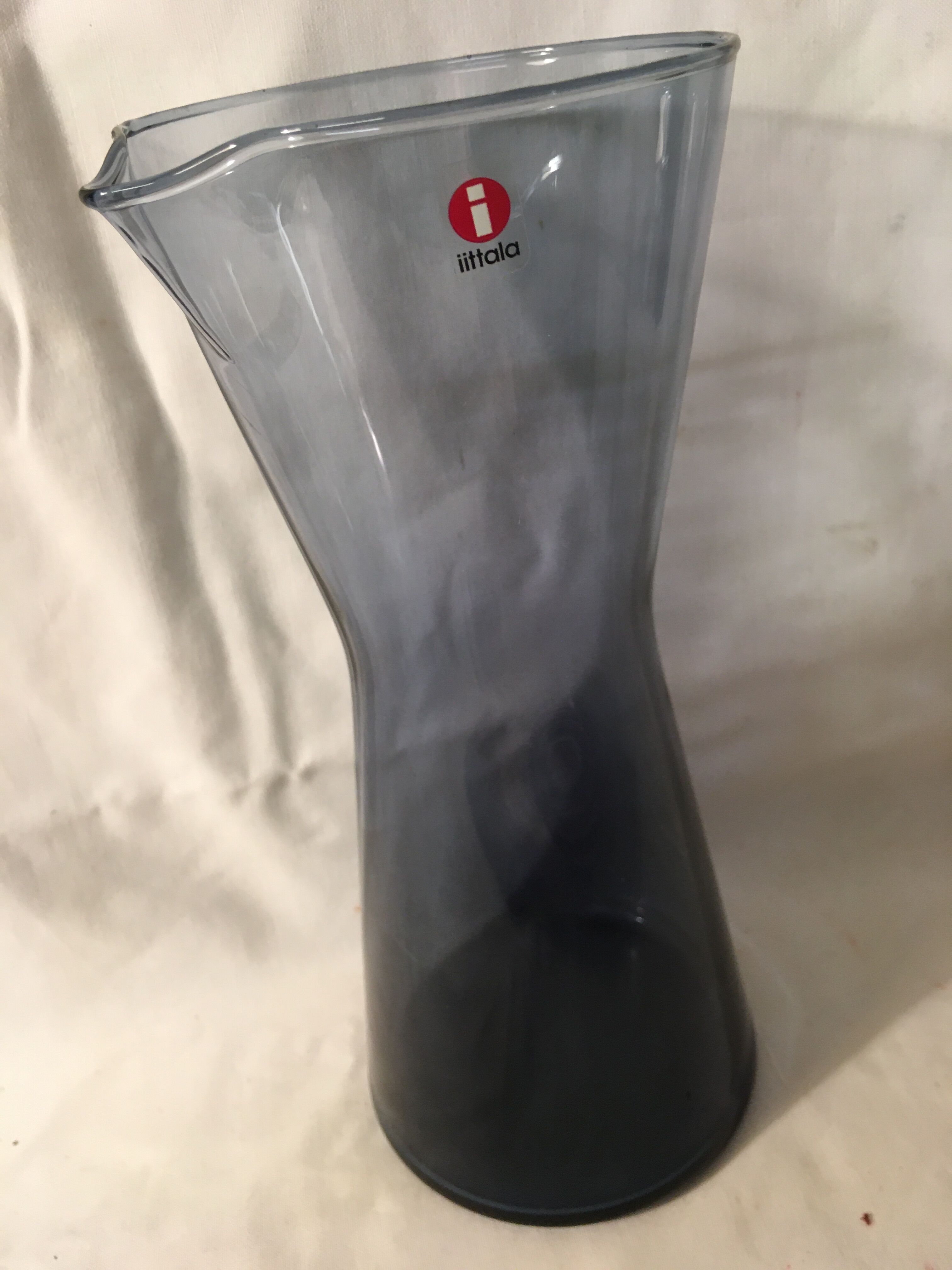 Vase ou cruche verre bleu fumée Italla