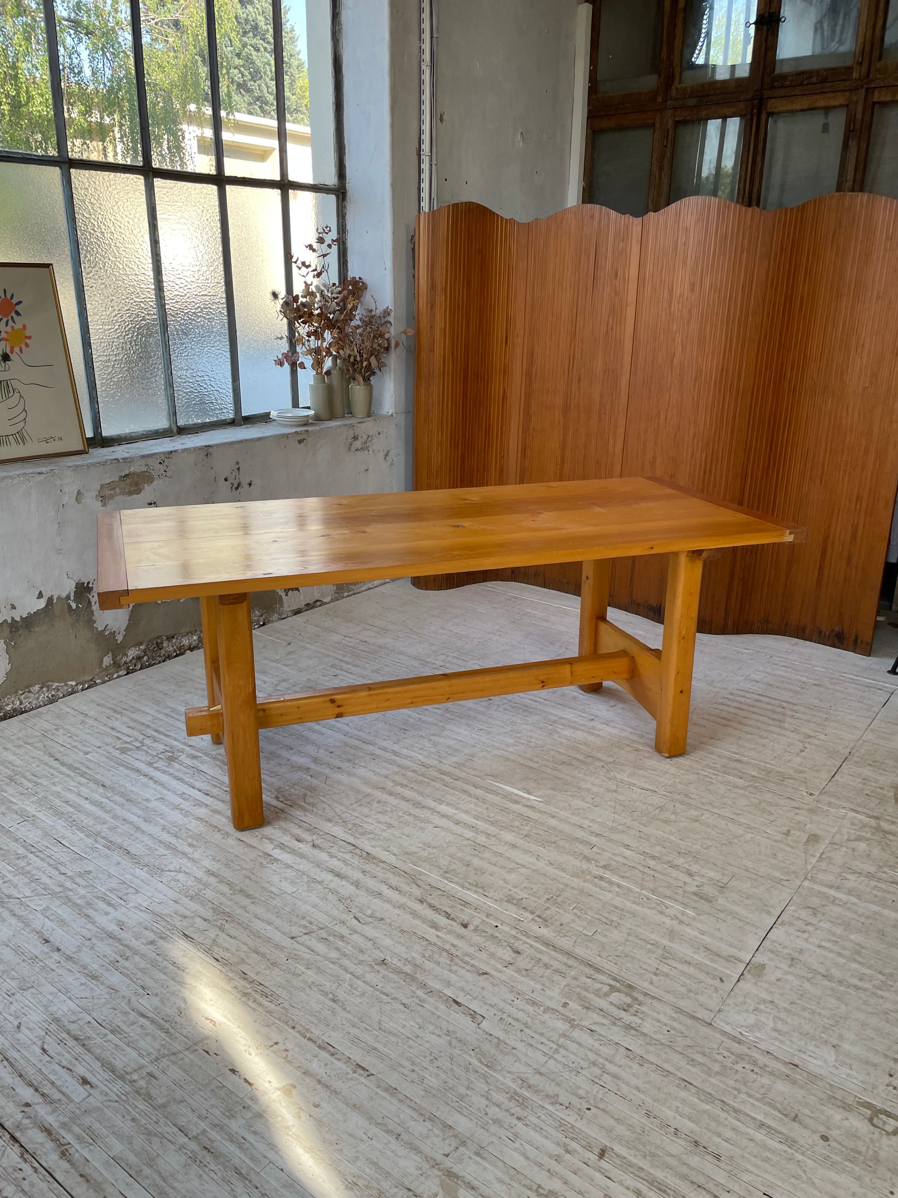 Mountain furniture table in pine 2m