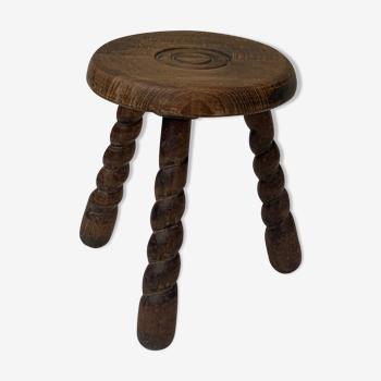 Tabouret de traite, bois tourne et ciselé ancien