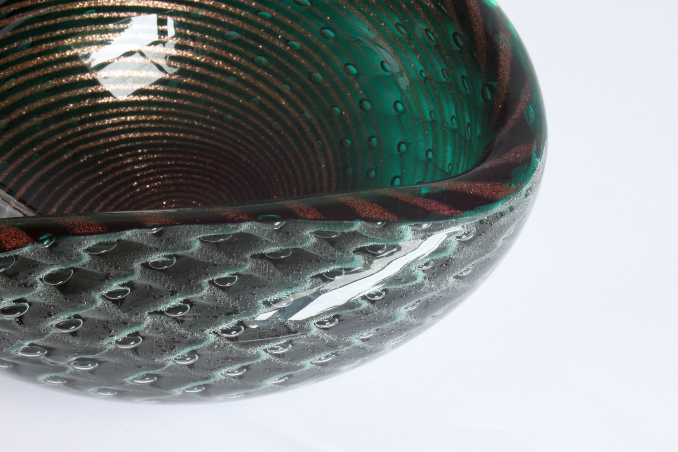 Gold flecked green bullicante and filigrana bowl, Murano 1950.
