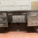 Authentic Straffor metal desk in very good condition