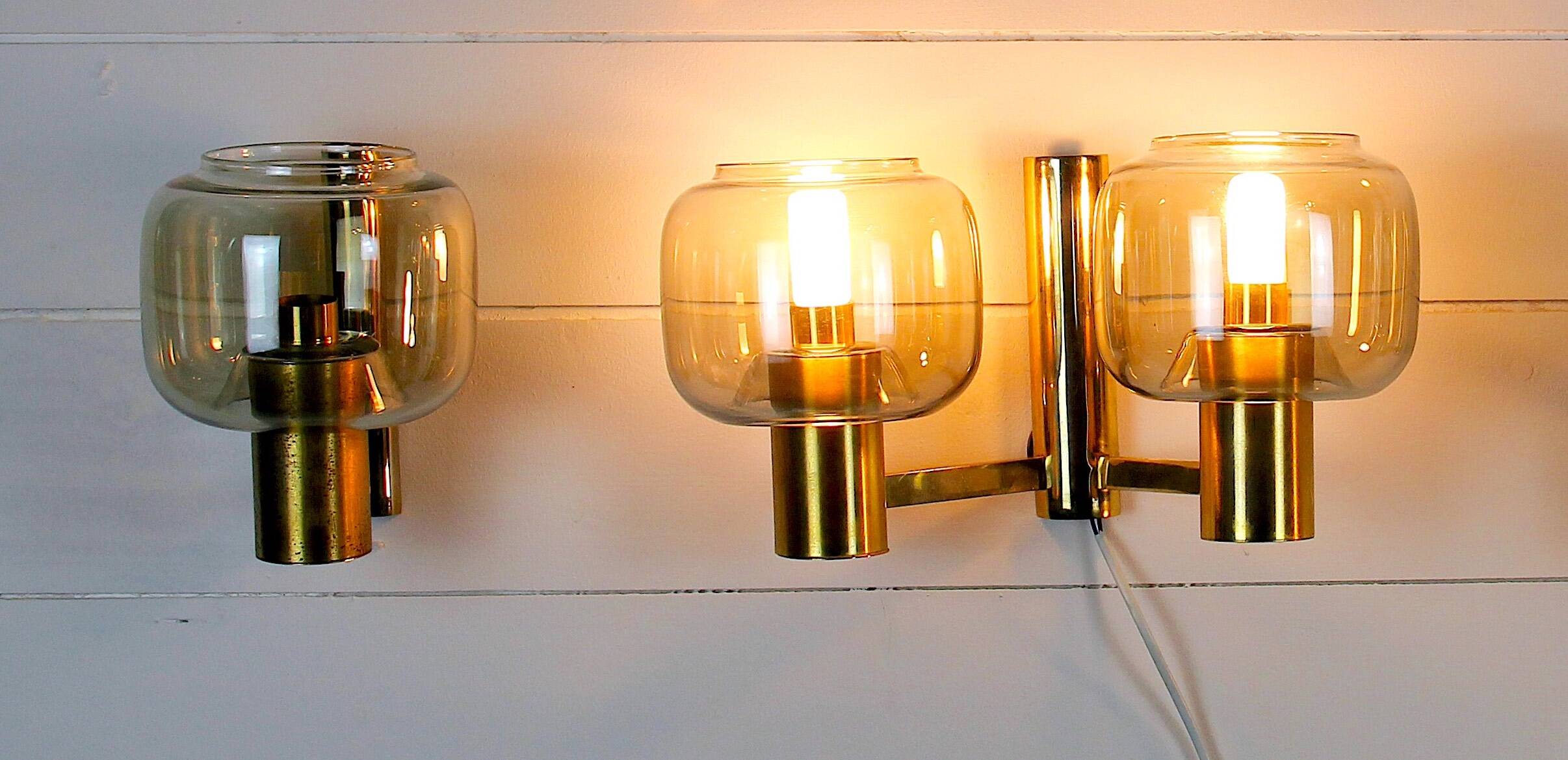 Paire Appliques Scandinaves Laiton verre fumés