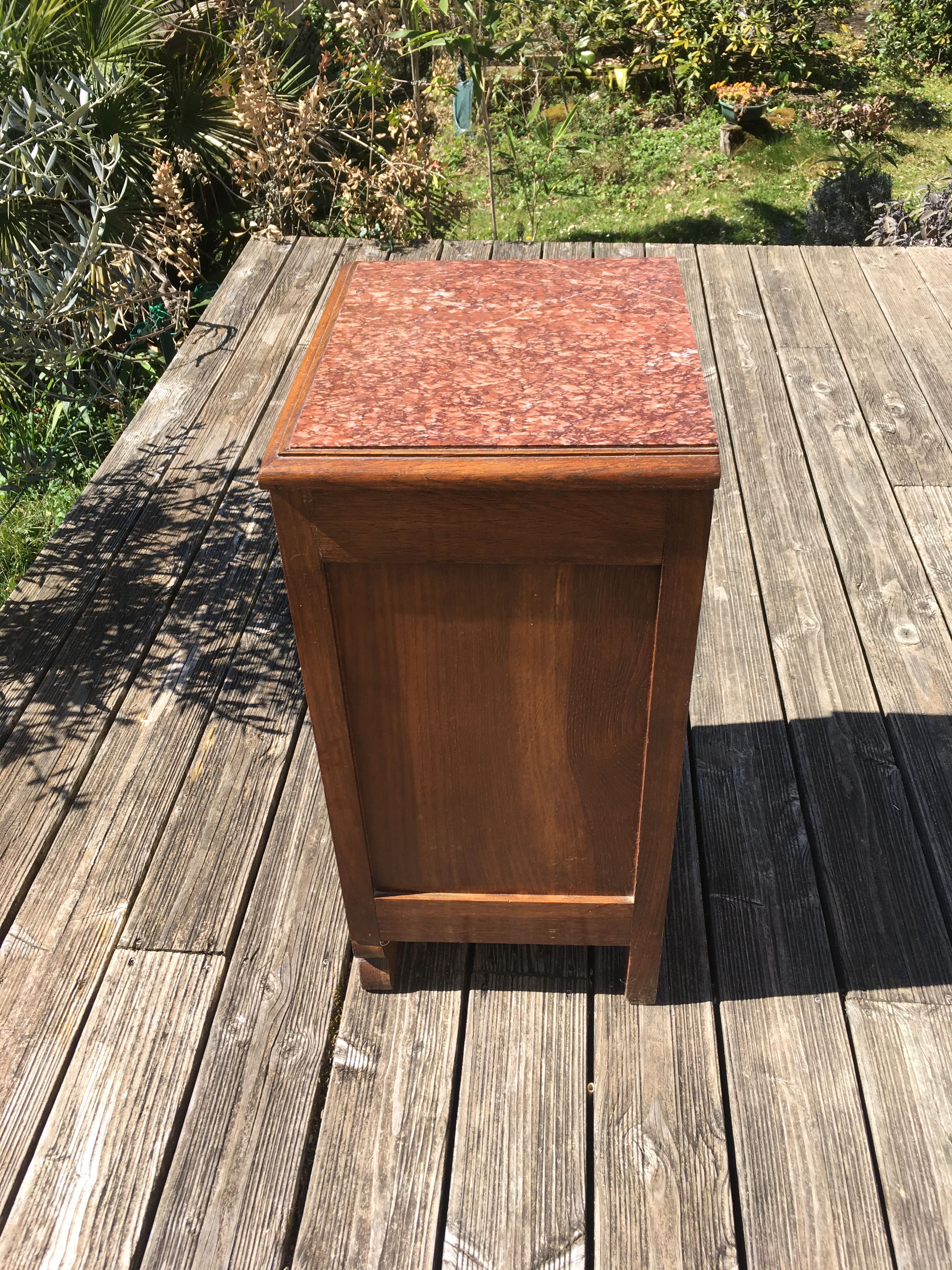 Table de chevet art nouveau marbre rose
