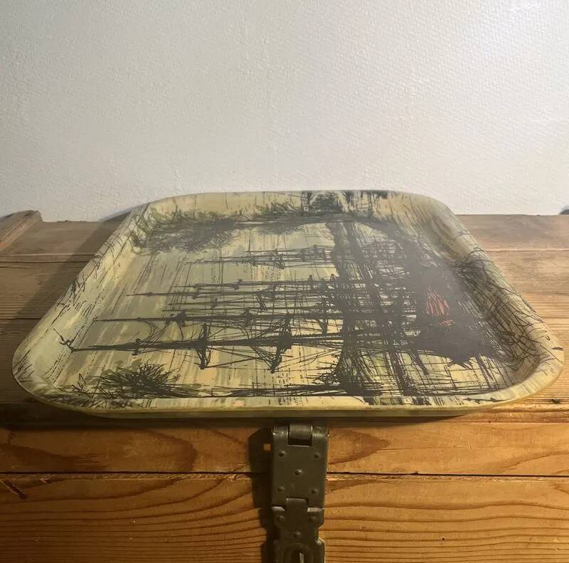 Vintage fibreglass plateau