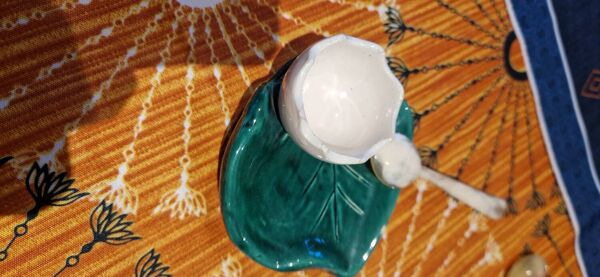 Coquetier et cuillères en écailles de tortue