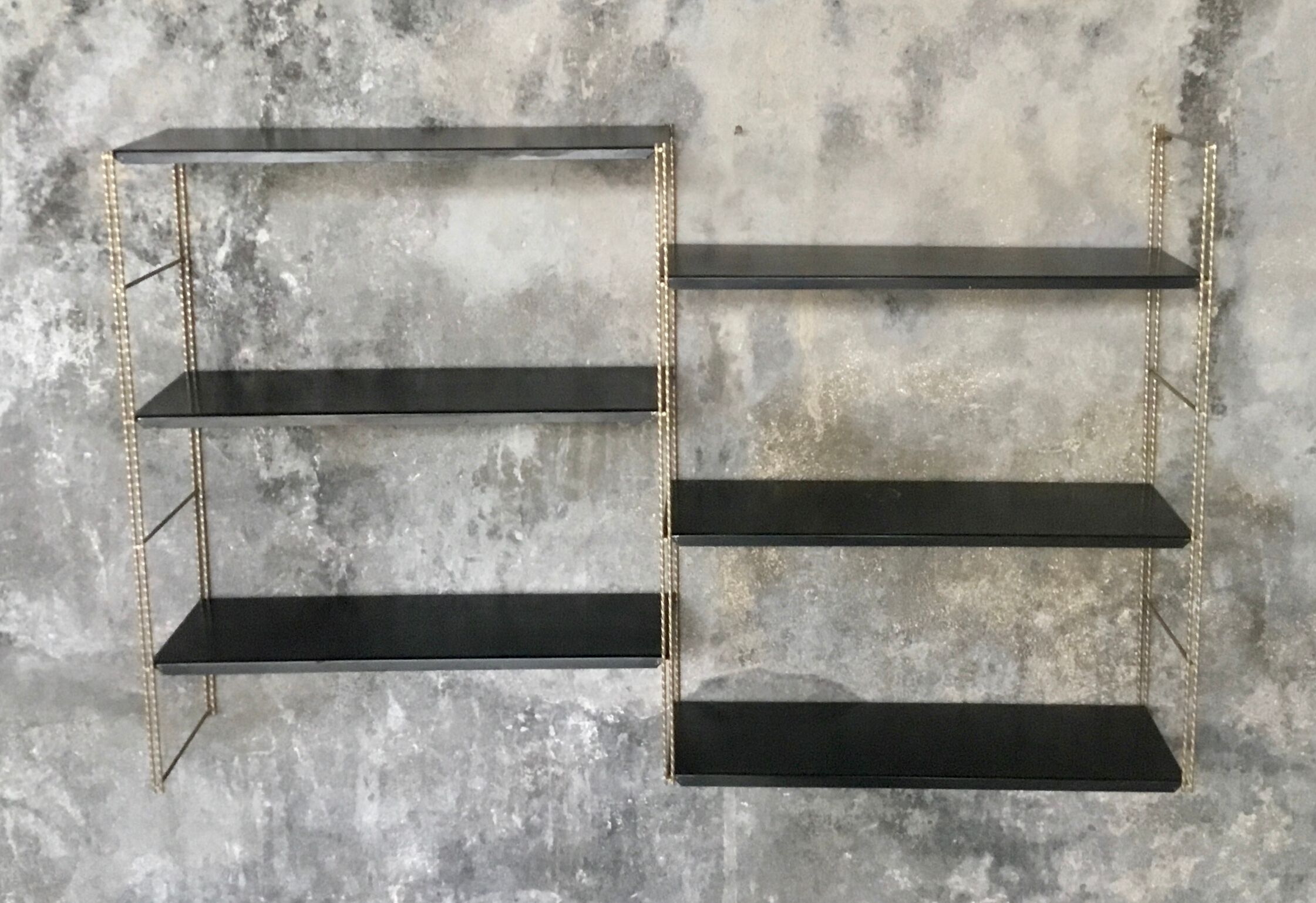 Black and gold metal string shelf set with vinyl holder - vintage 1960