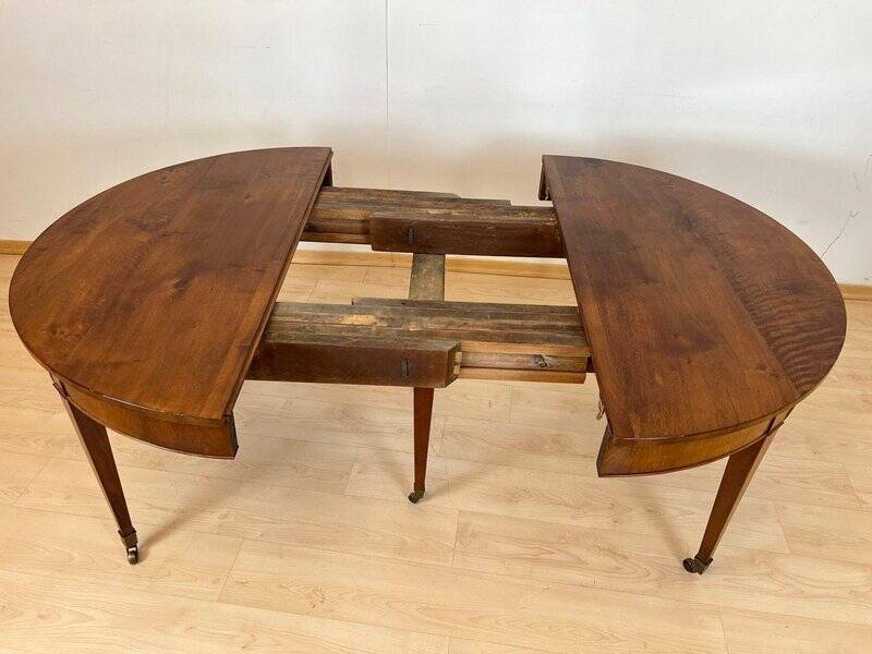 Swiss Biedermeier Extendable Dining Table in Walnut and Brass, 1820s
