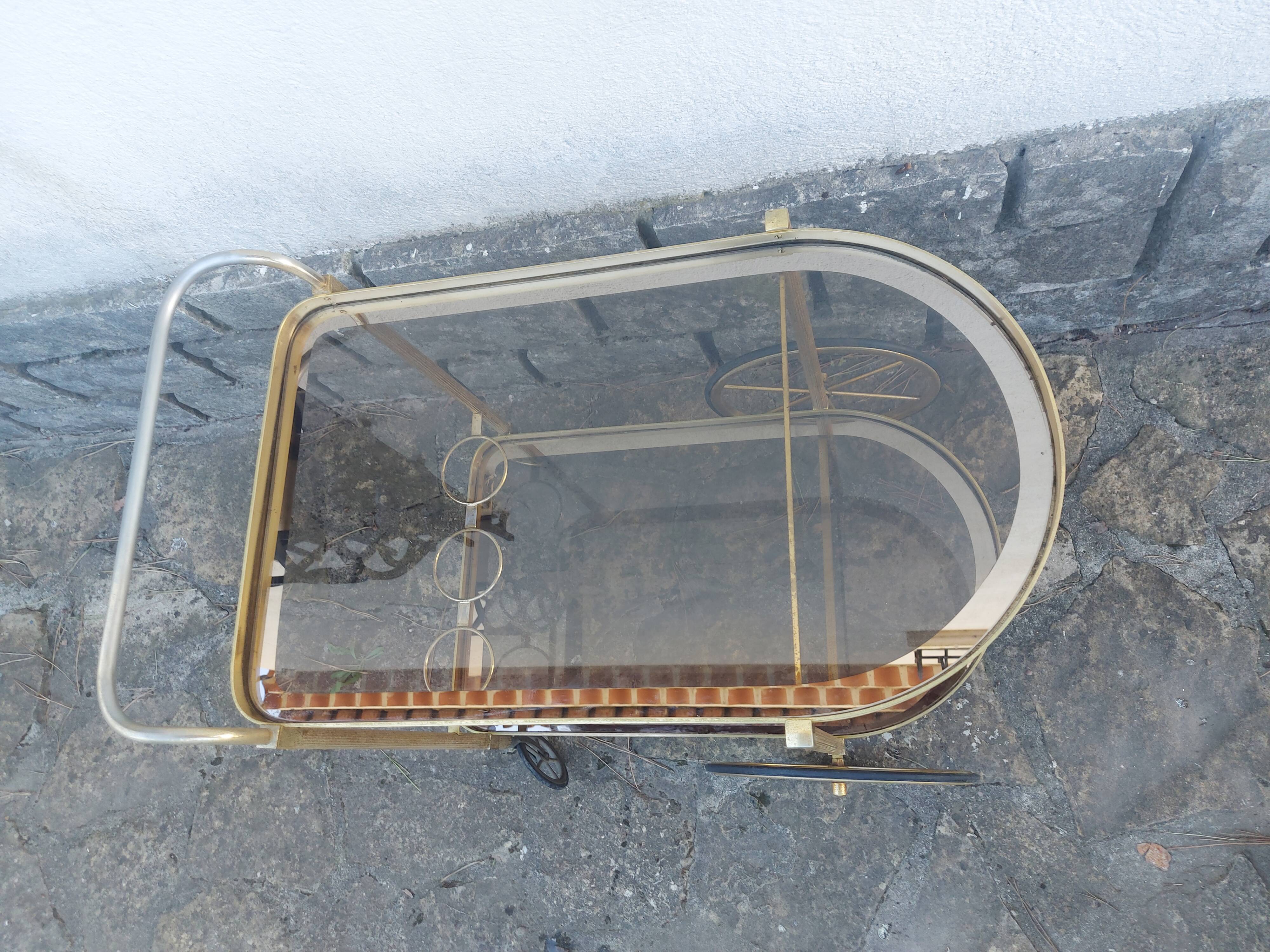Vintage rolling metal dore service
