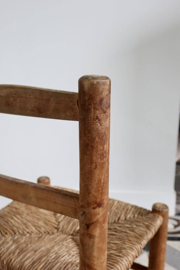 Chaise d'enfant ancienne en bois et assise paillé