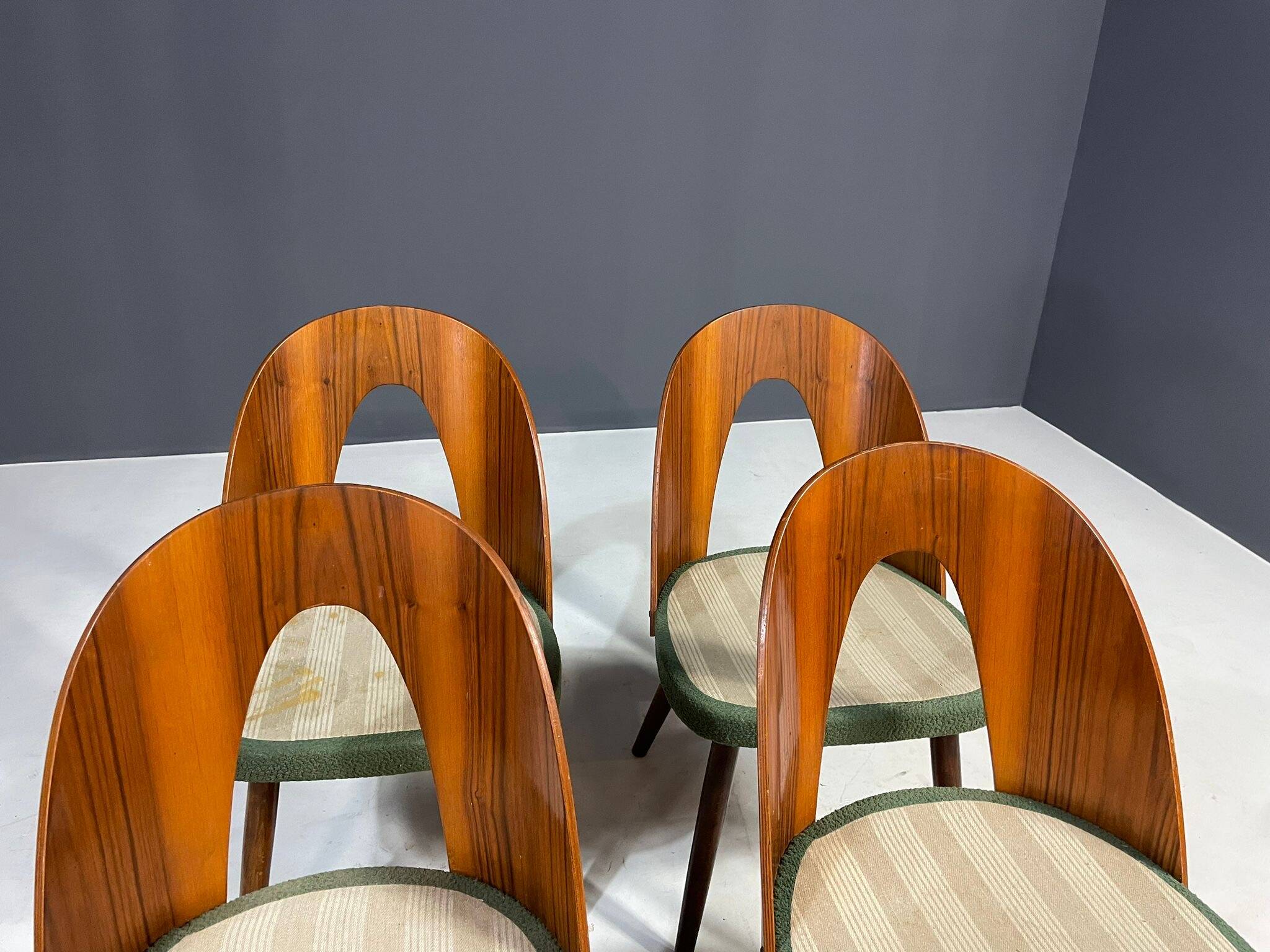 Set of 4 dining chairs by Antonín Šuman, Czechoslovakia, 1960s