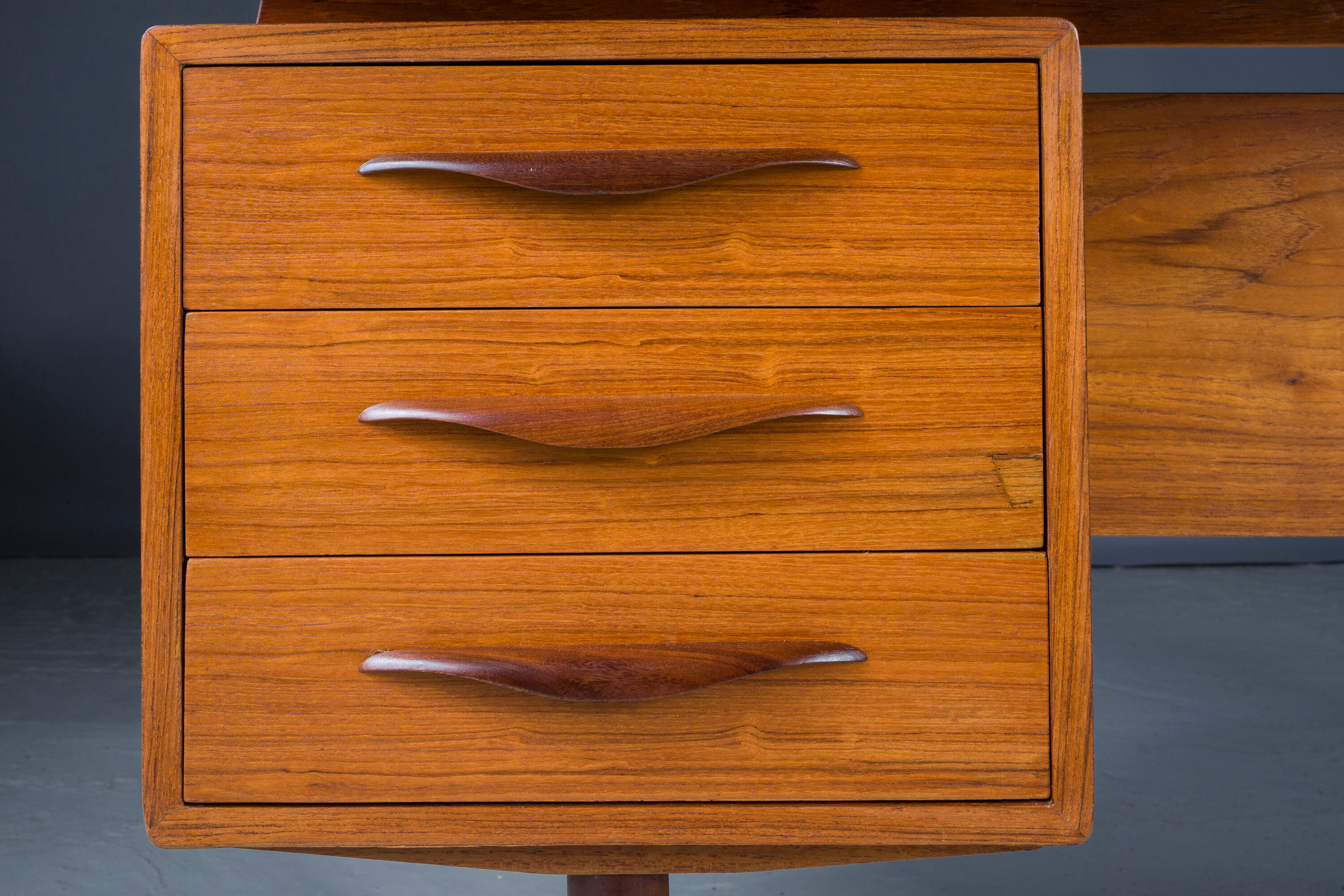 Mid-Century Danish Desk in Teak, 1970s