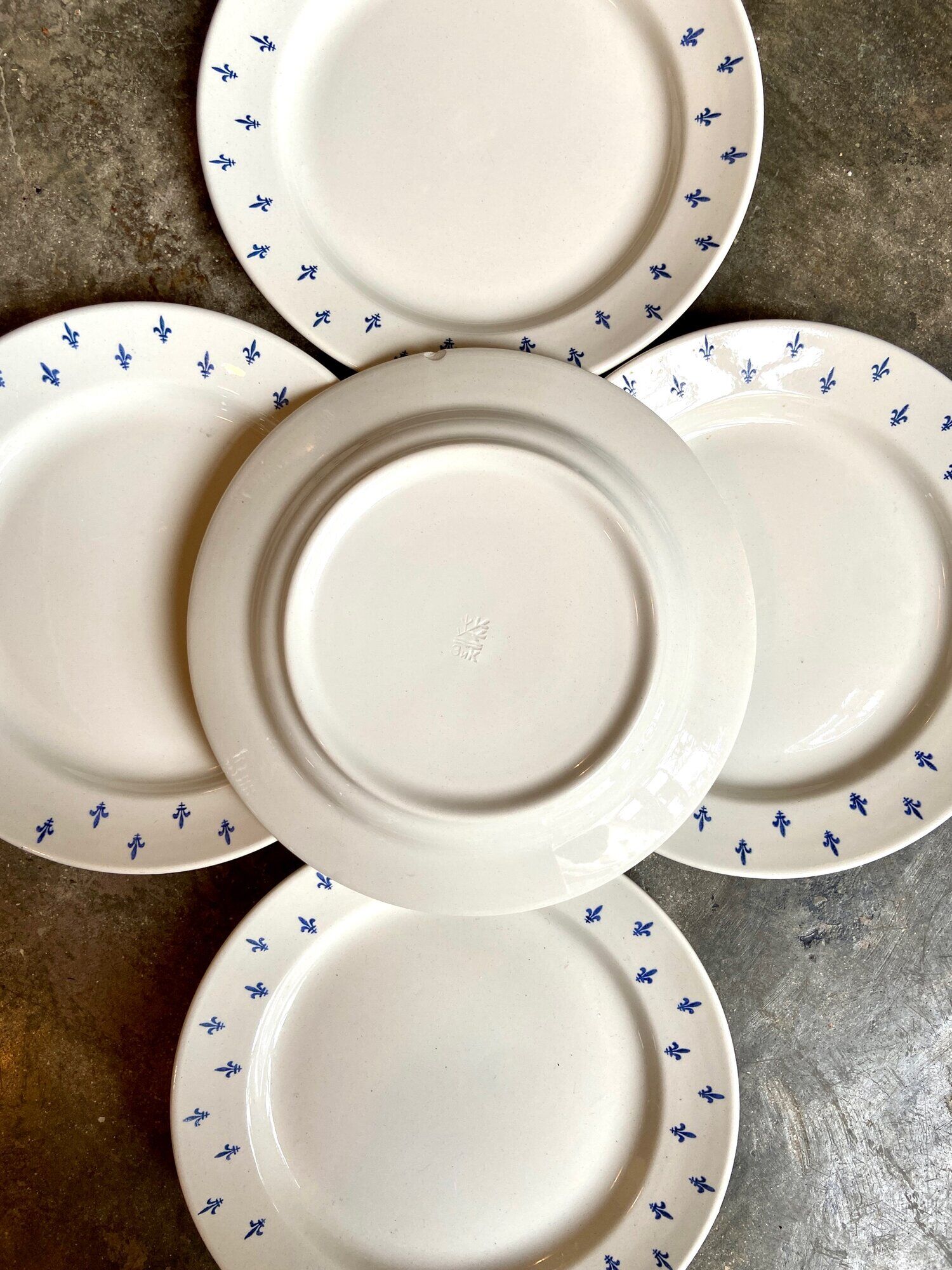 5 dessert plates in white and blue earthenware