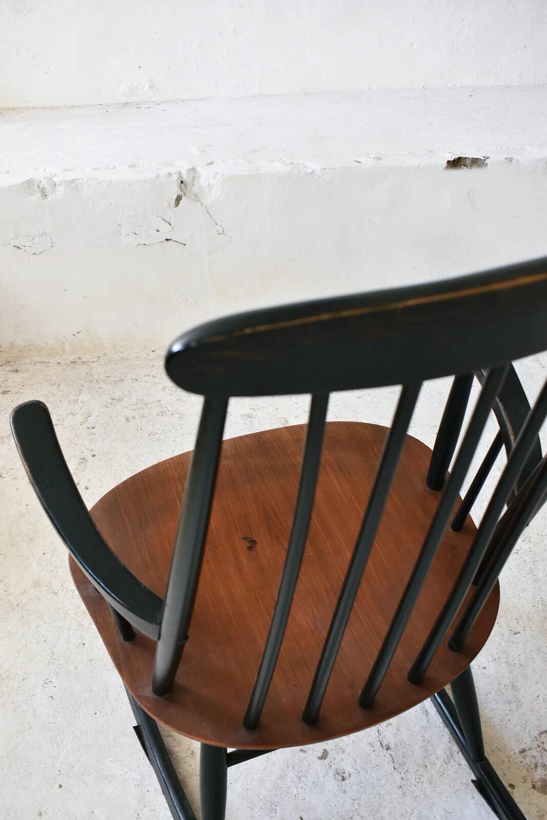 Rocking chair by Ilmari Tapiovaara for Asko, 1960s Finland.