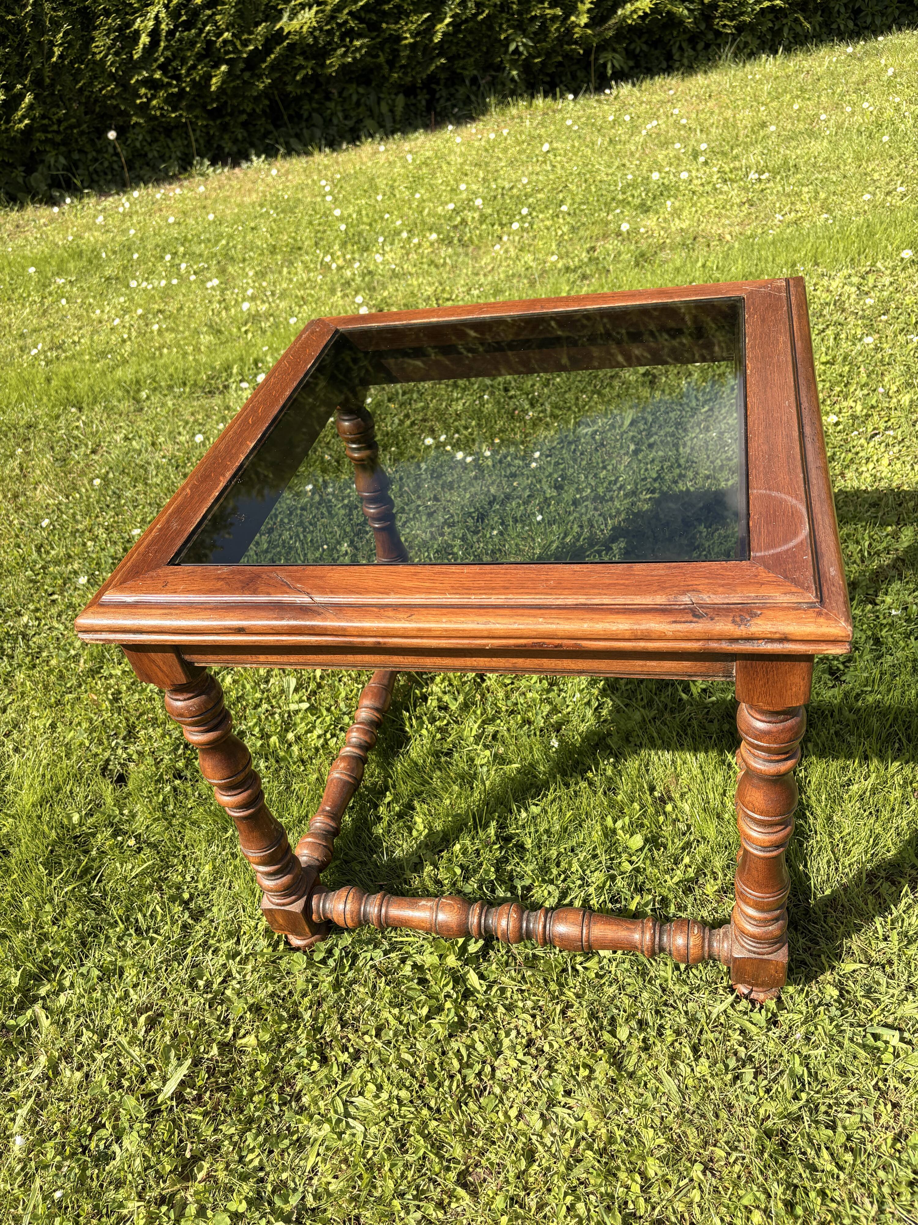 Table basse en chêne, plateau en verre fumé