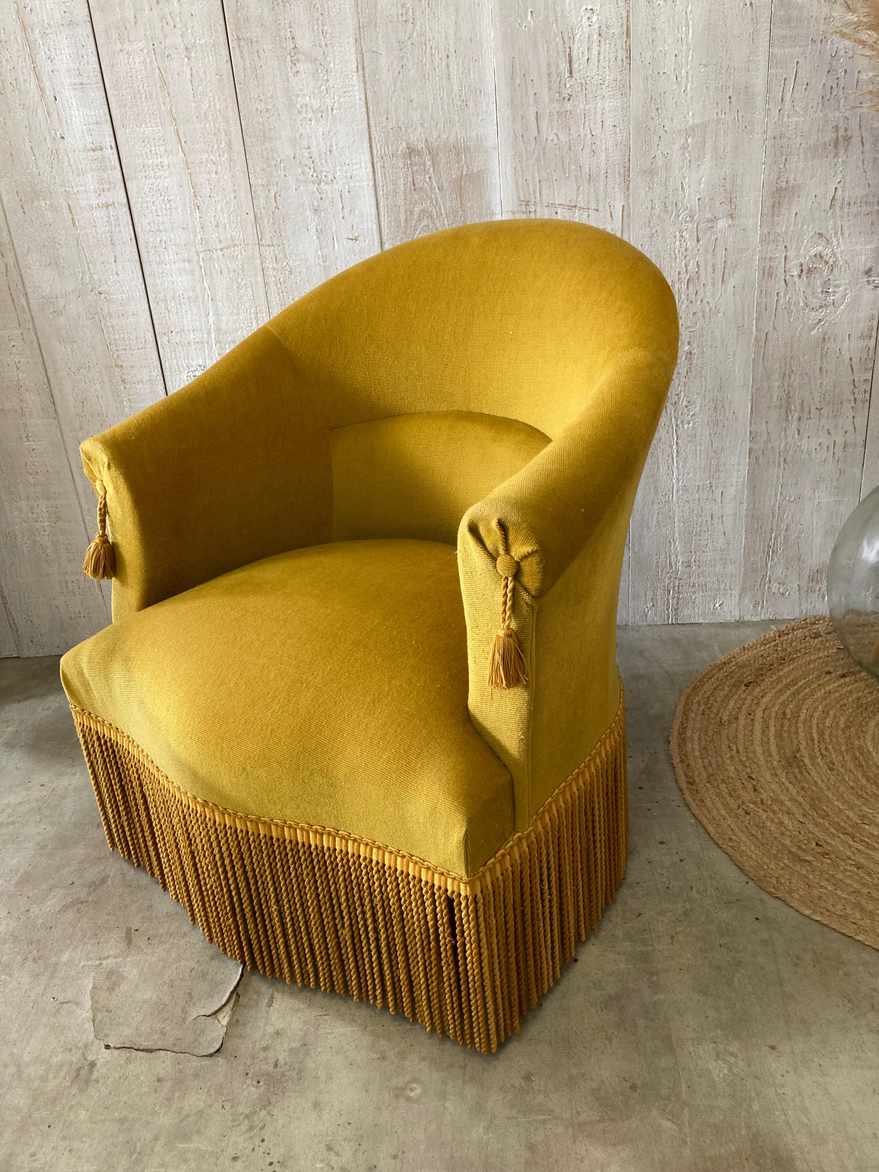 Velvet toad armchair