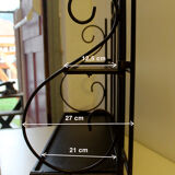 Wall-mounted or table-mounted wrought iron shelf