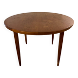 Round dining table