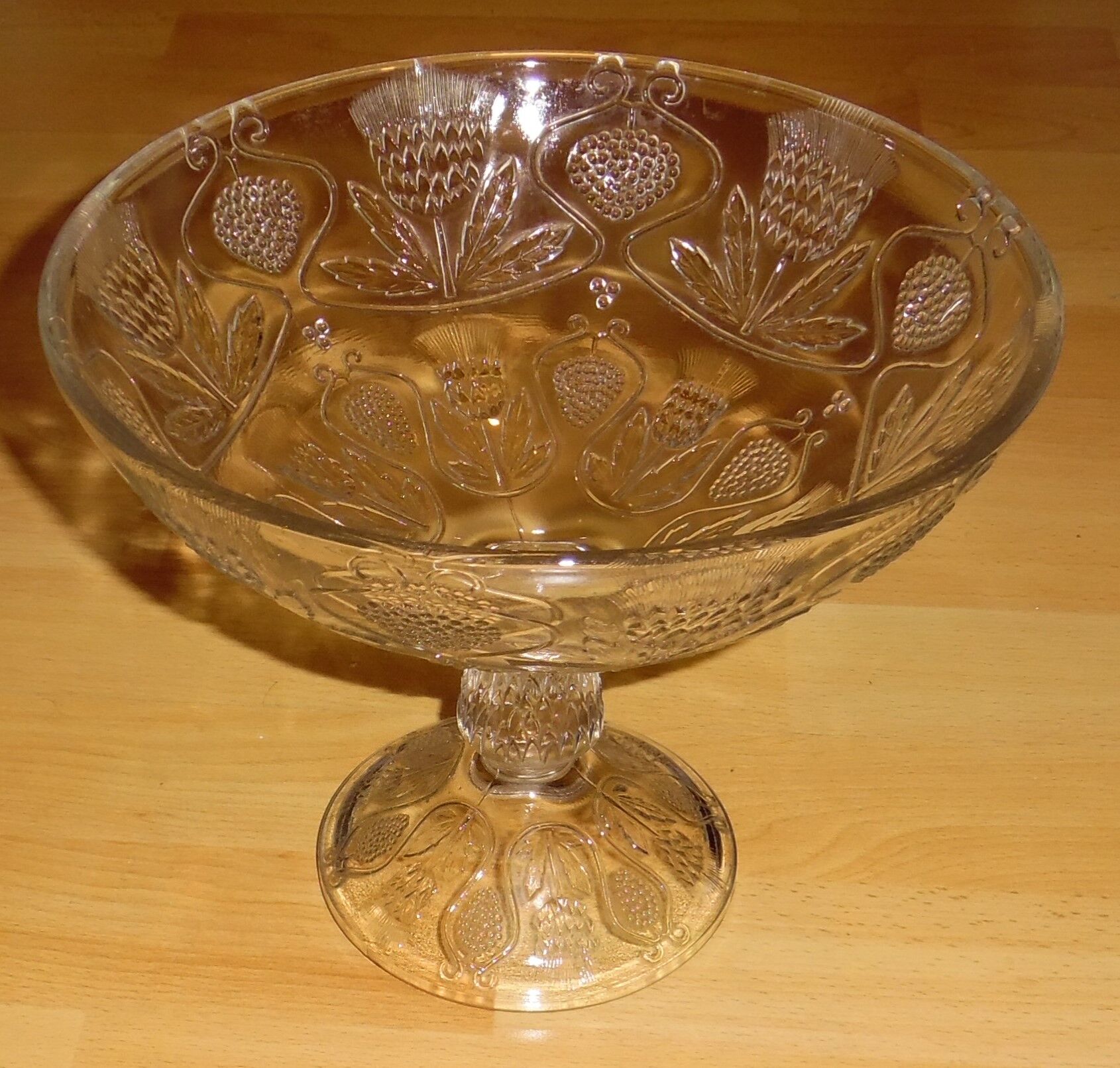 Glass fruit bowl