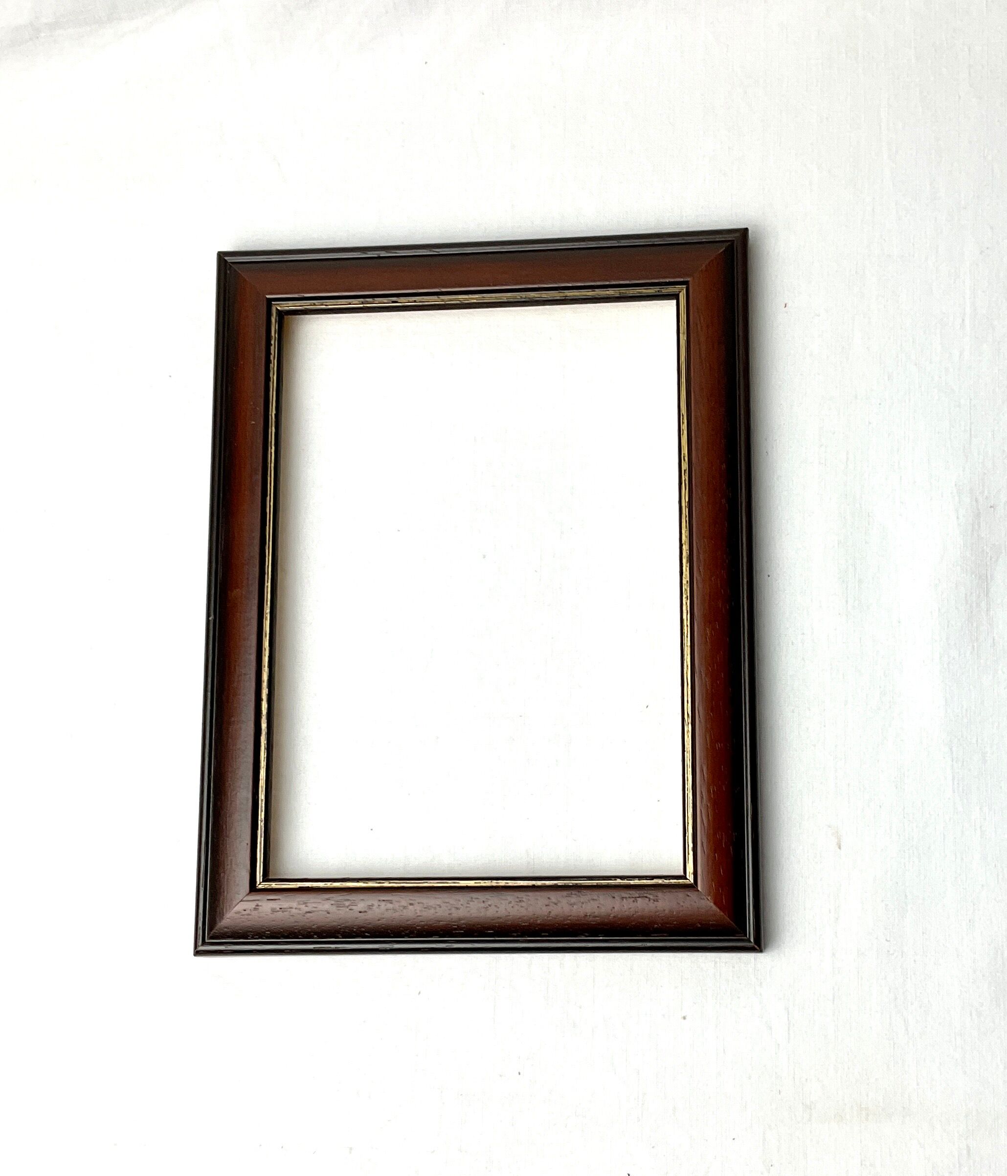 Old wooden frame with fine hama gilding