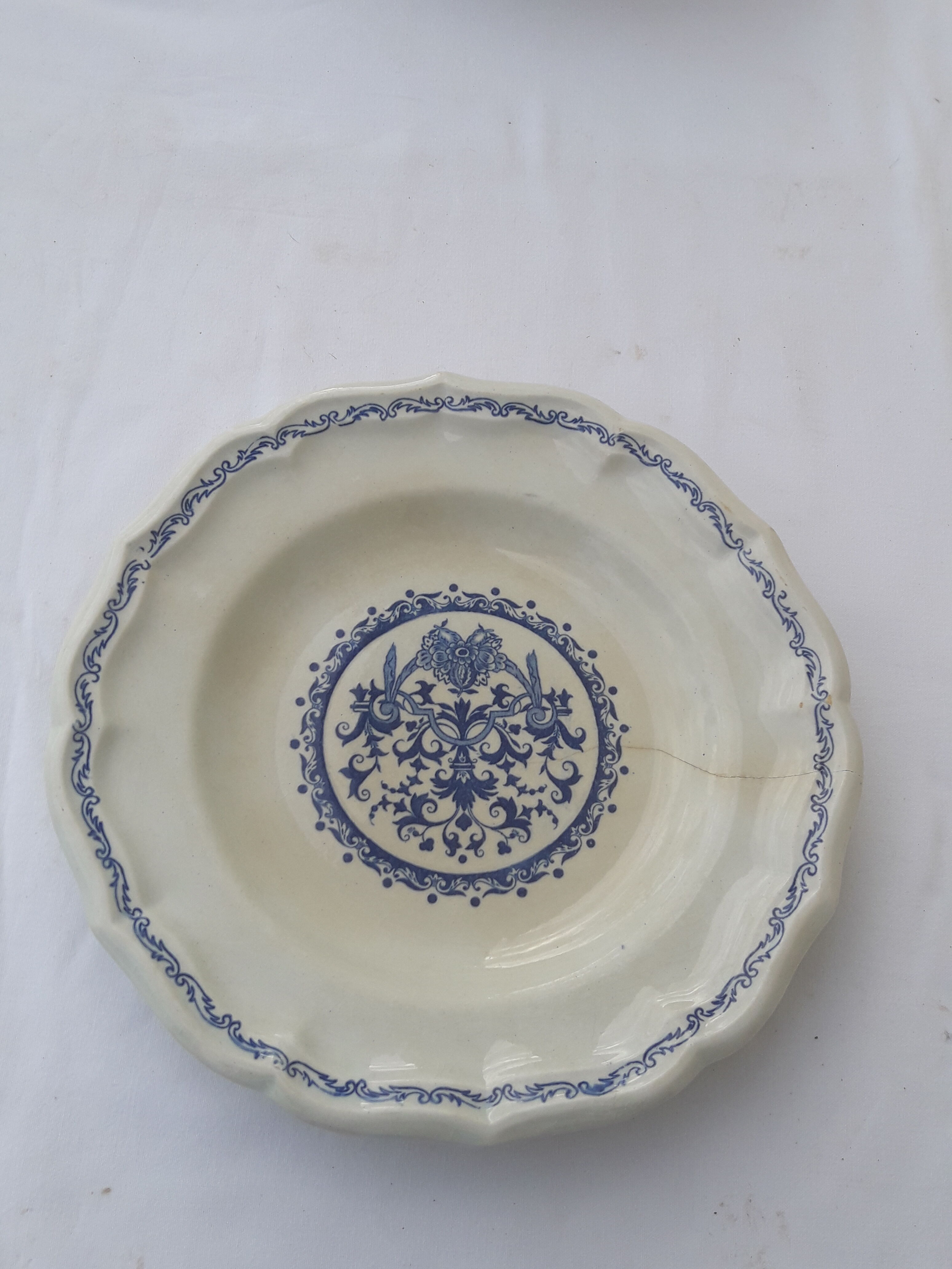 Assiette ancienne en faïence de Gien diam 24,5 cm
