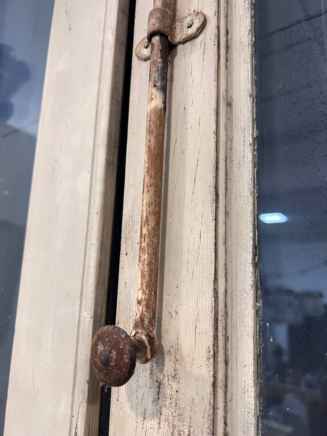 Art Deco double-leaf glass door