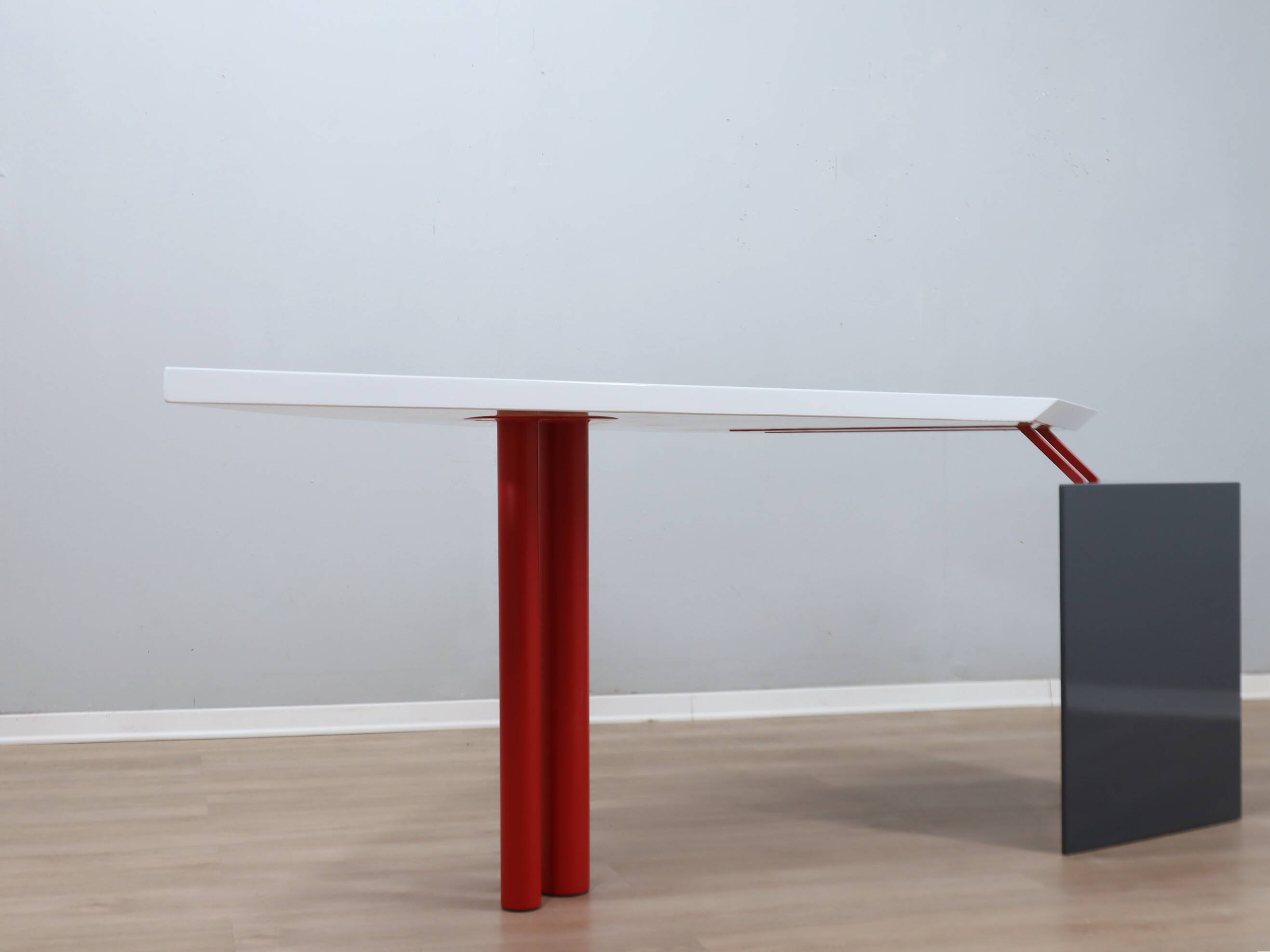 Post-Modern writing desk by Saporiti design Franco Corradini 1980s