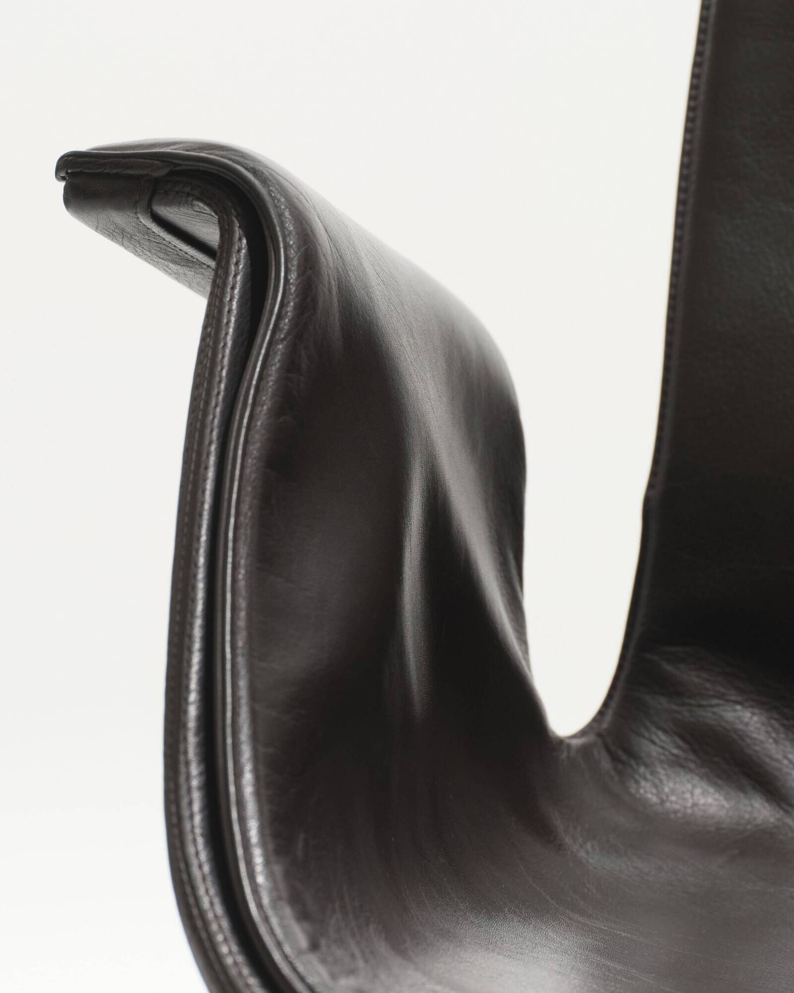 PAIR OF FK 6725 LEATHER ARMCHAIRS, KNOLL, FABRICIUS & KASTHOLMON, 1960s