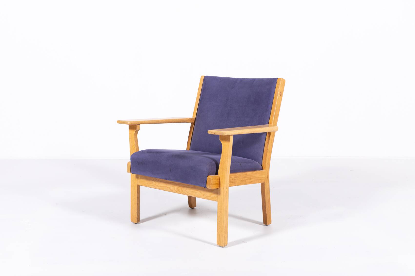 Scandinavian design armchair by Hans Wegner for Getama, 1980’s Denmark