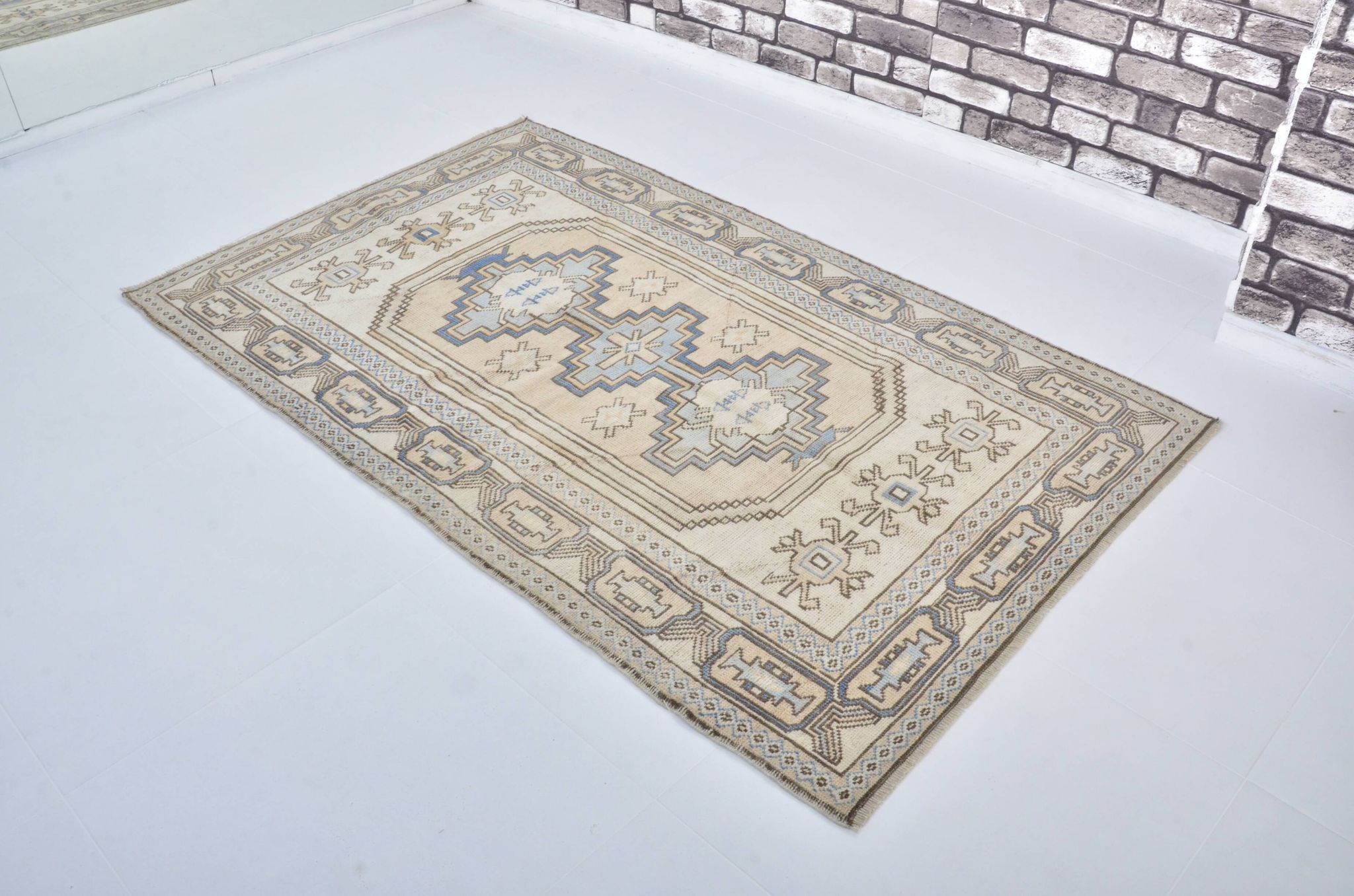Tapis fait main Oushak turc sku 3559