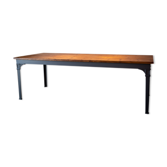 Reichsbahn table made of pine planks