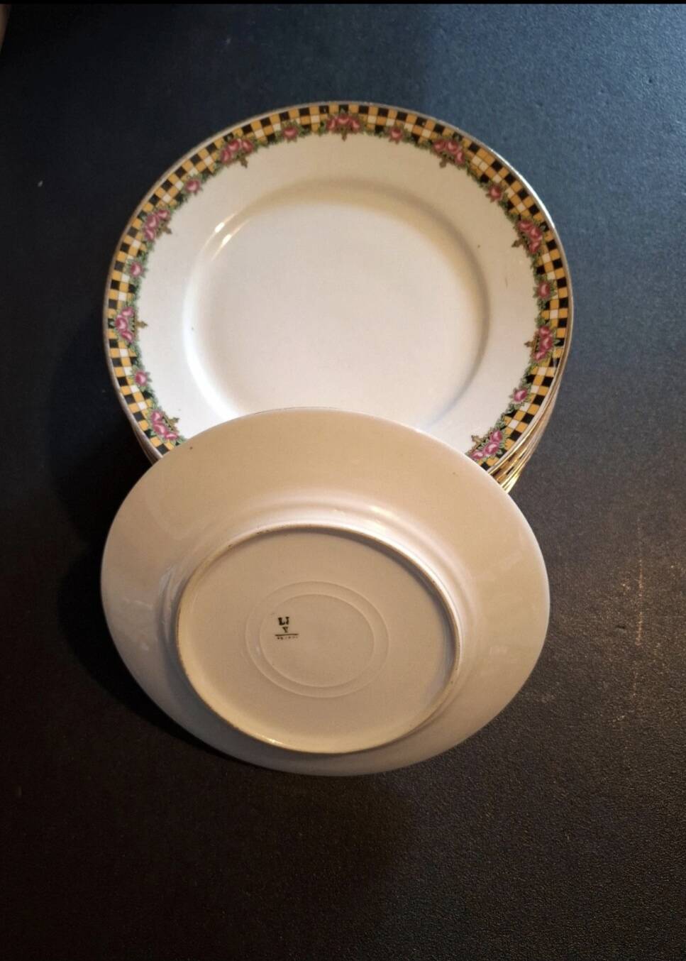 Fine porcelain dessert plates