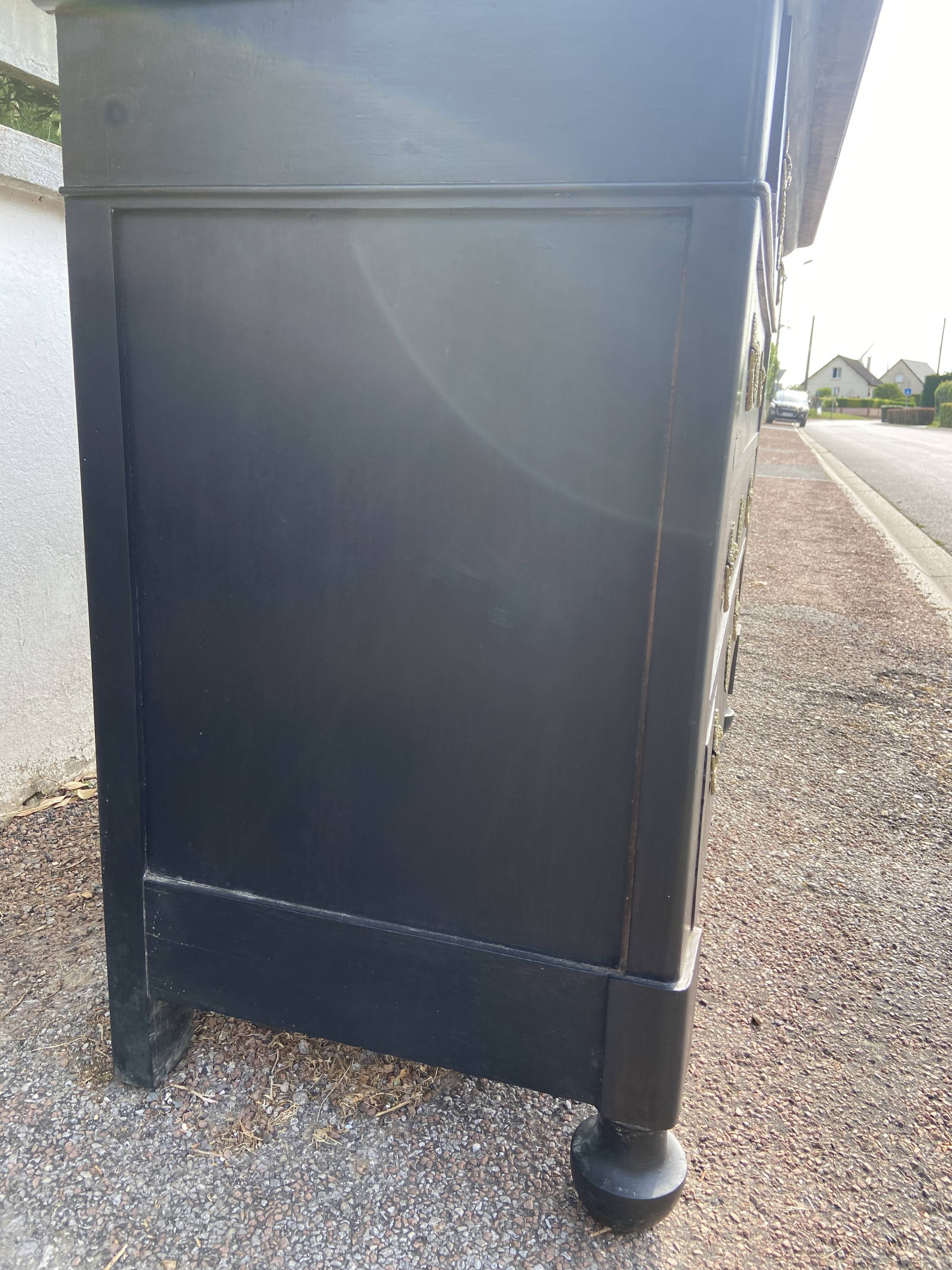 Old period chest of drawers black patinated