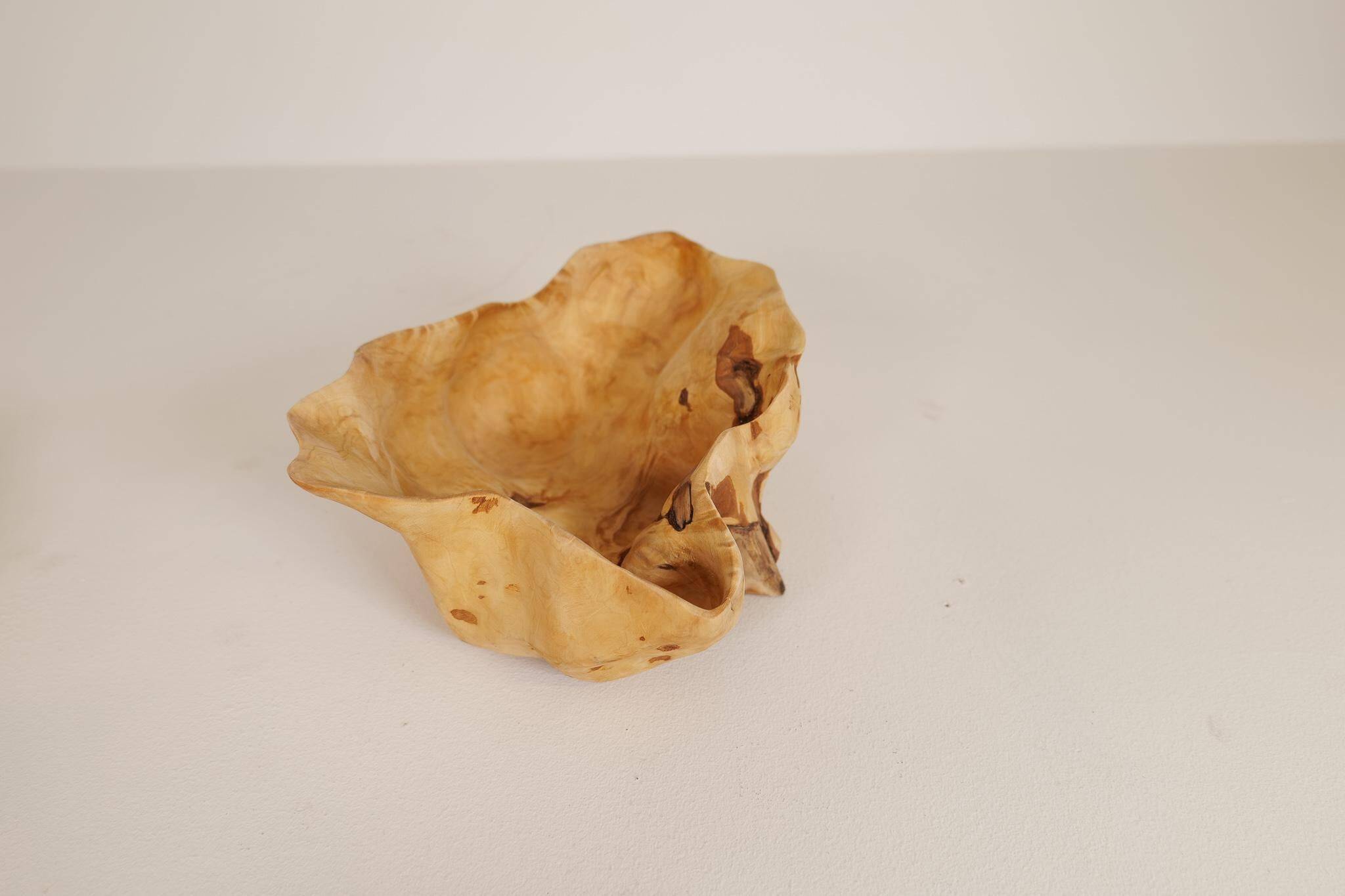 Scandinavian Modern Set of 2 Organic Bowls in Swedish Burl Wood, circa 1990s