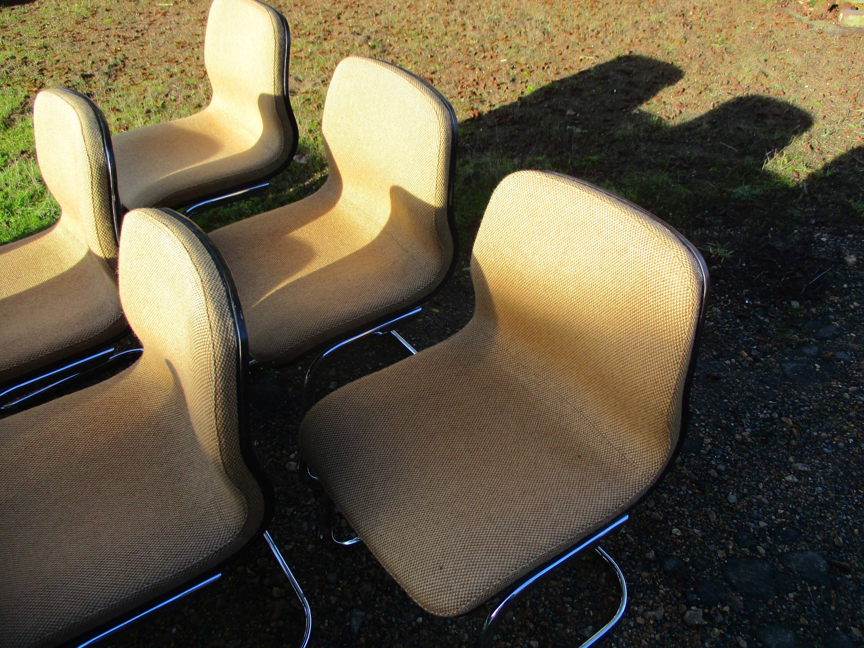Set of 12 Strafor conference chairs, 70s