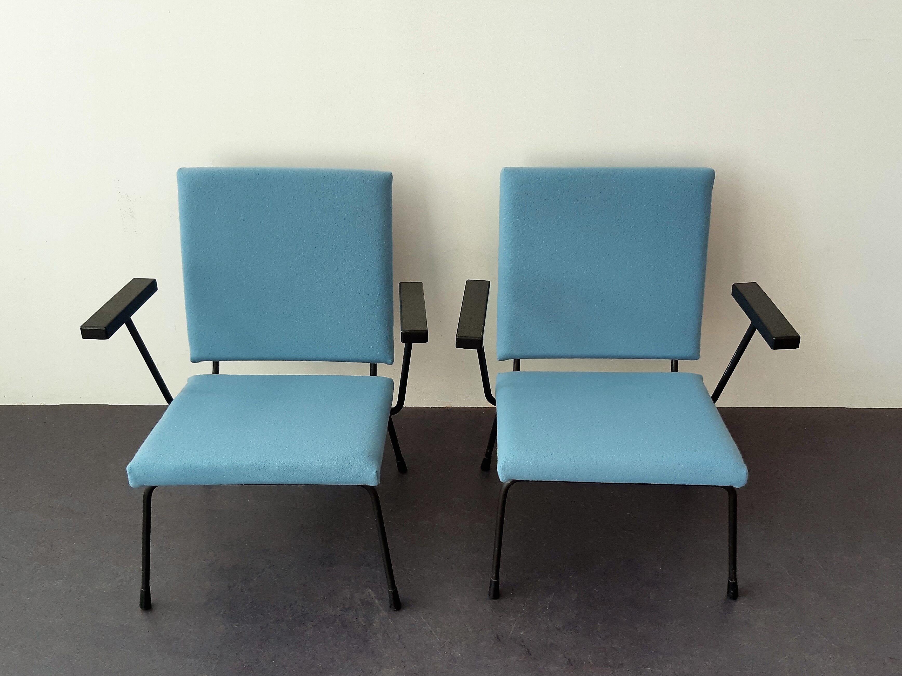 Set of 2 model 415 lounge chairs by Wim Rietveld for Gispen, The Netherlands 1950's