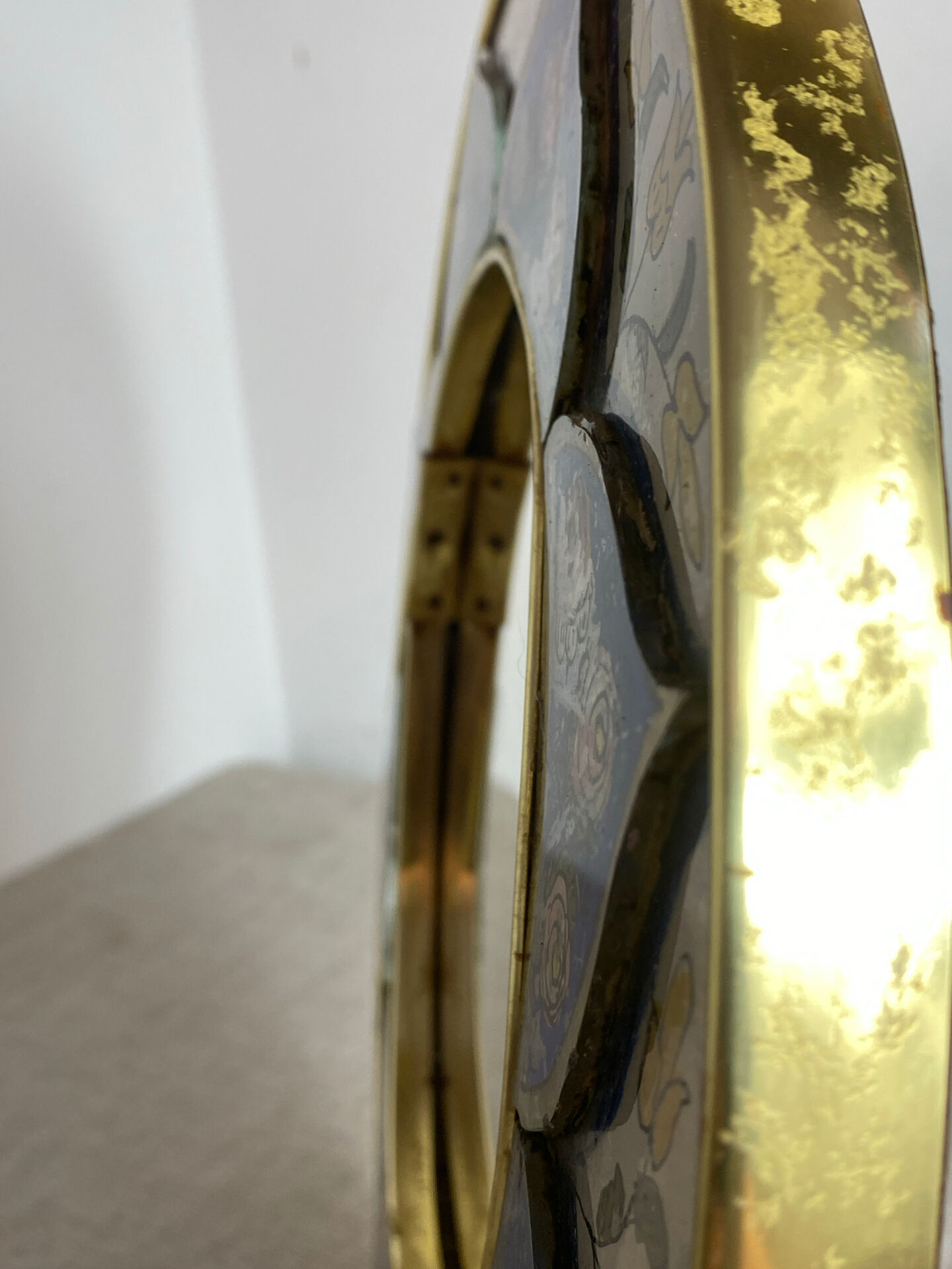 Miroir en bois peint et verre