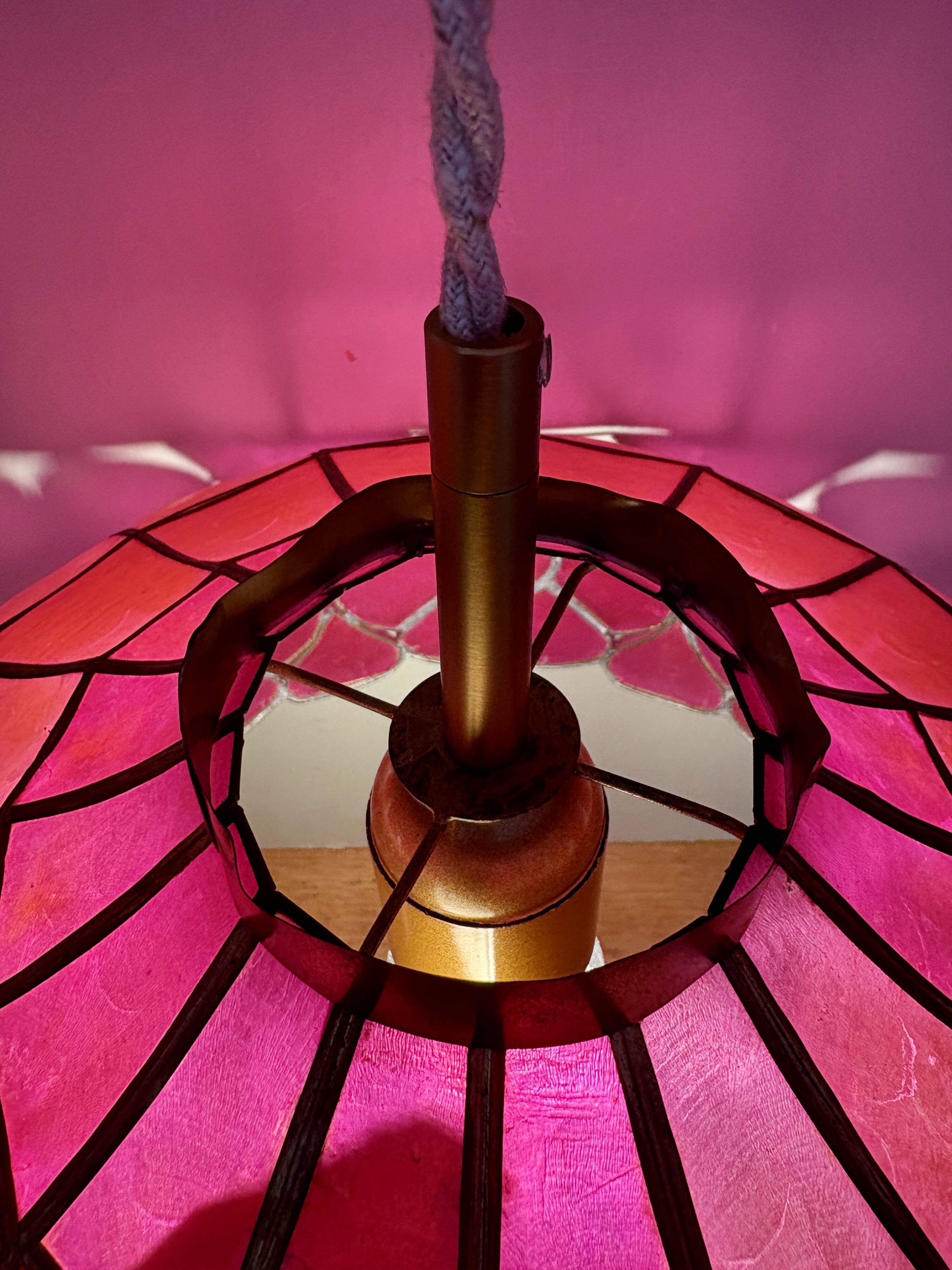 Suspension abat-jour vintage en nacre rose