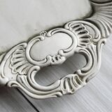 Plateau décoratif en céramique blanche sculptée