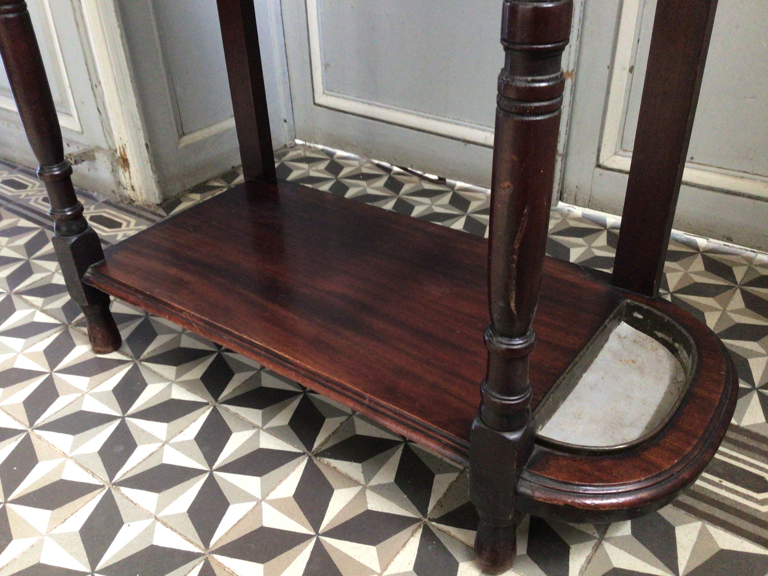 Entrance cloakroom with english coat rack art nouveau